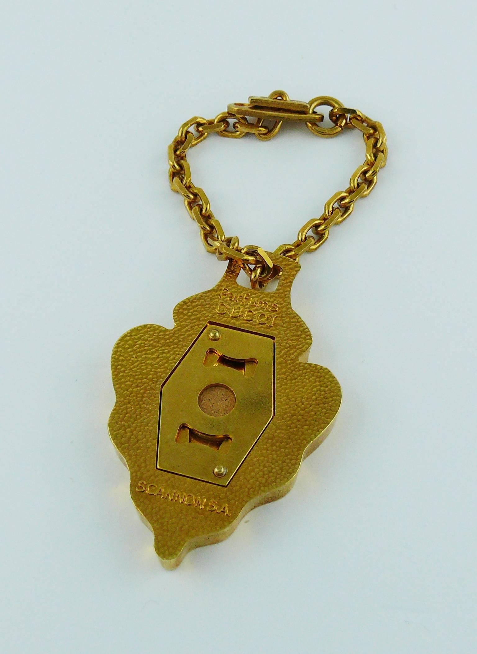 Gucci Vintage Gold Toned Crest Accessory In Excellent Condition In Nice, FR