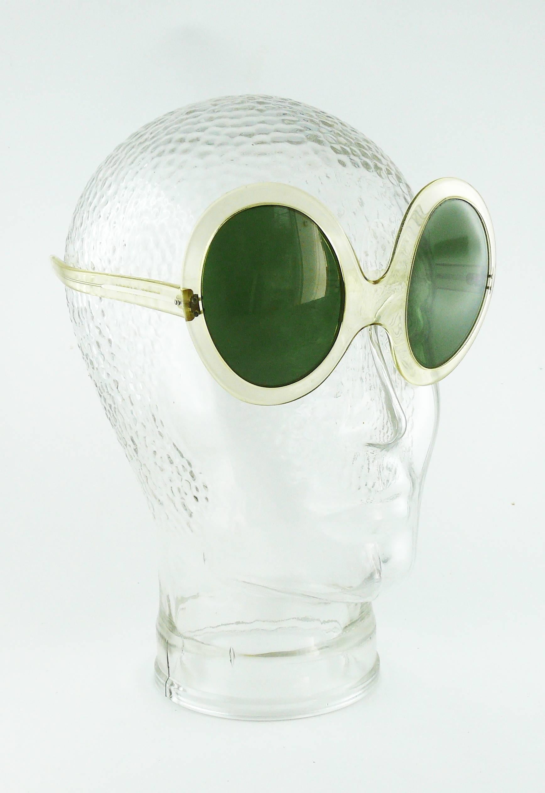 Pierre Cardin Vintage Lucite Oversized Avantgarde Sunglasses In Good Condition In Nice, FR
