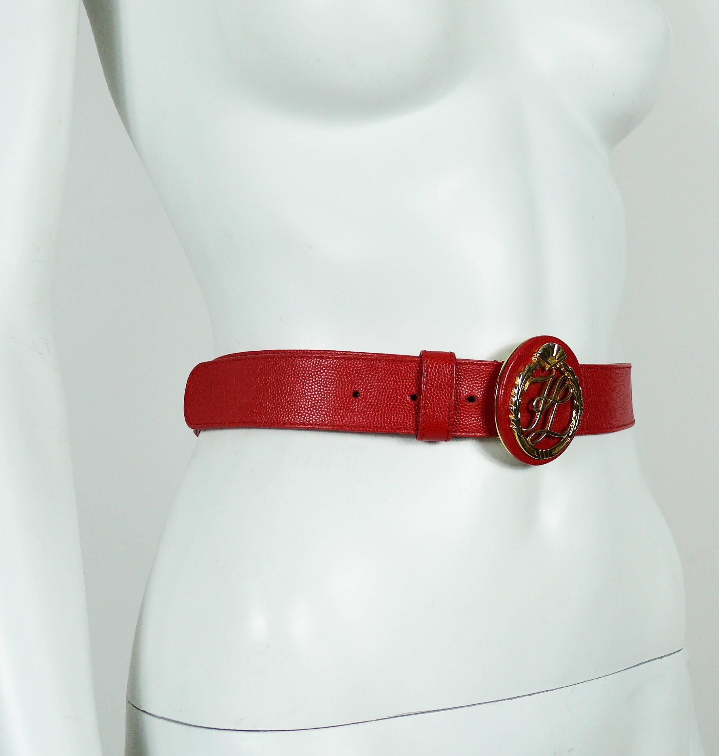 Karl Lagerfeld Vintage Roter Genarbter Ledergürtel mit goldfarbener Logoschnalle im Angebot 1