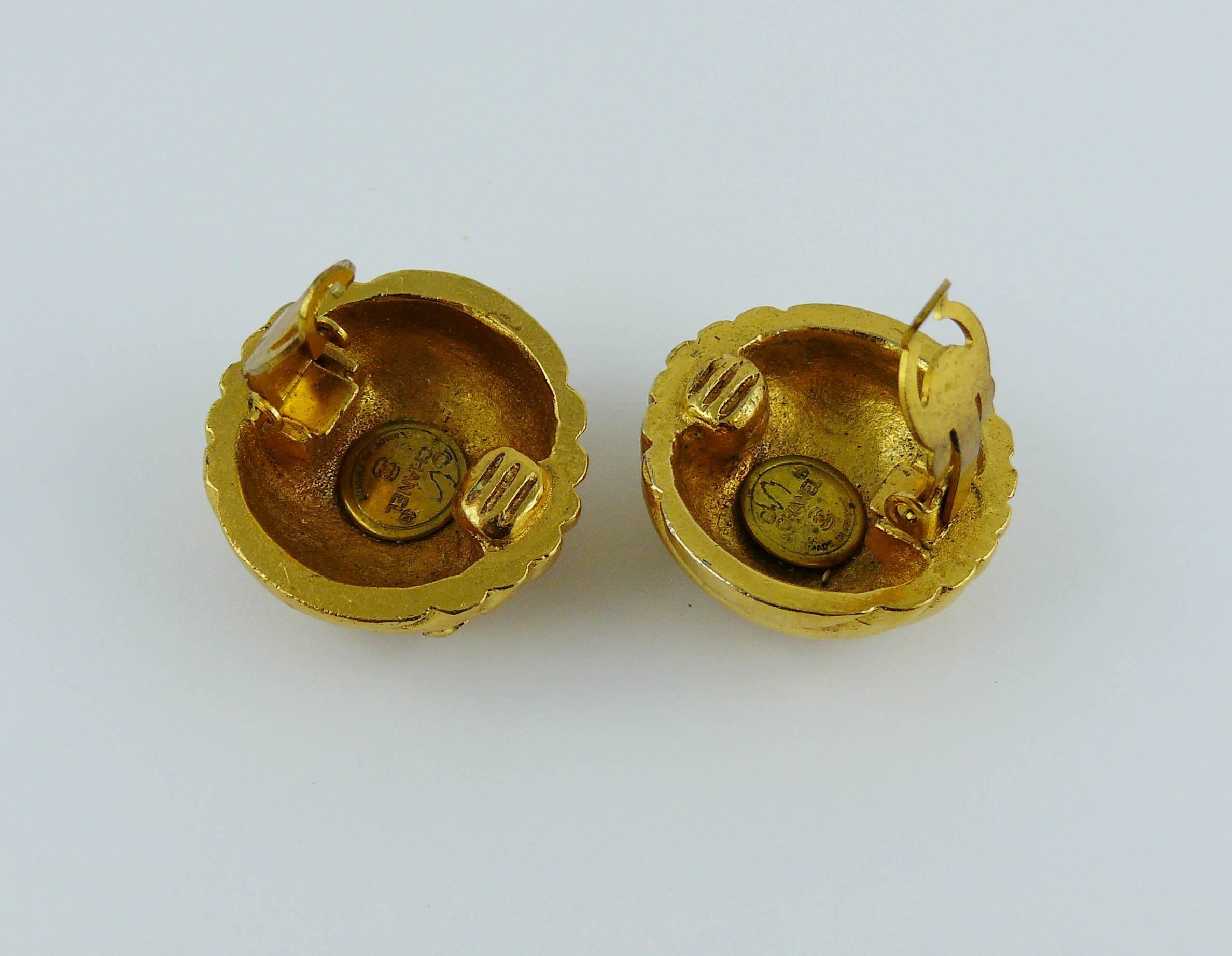 Chanel Vintage Gold Toned Dome CC Clip-On Earrings 2