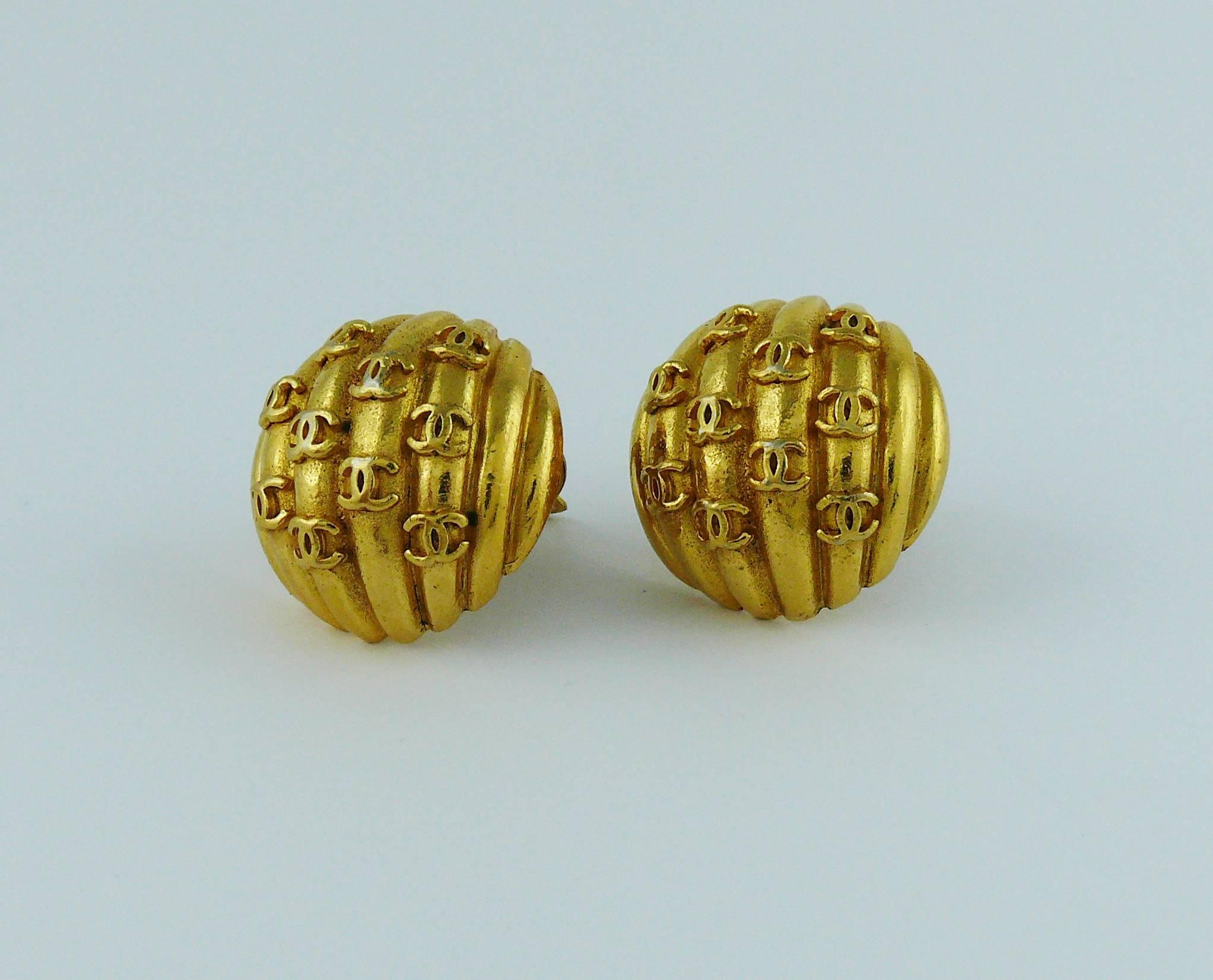 Women's Chanel Vintage Gold Toned Dome CC Clip-On Earrings