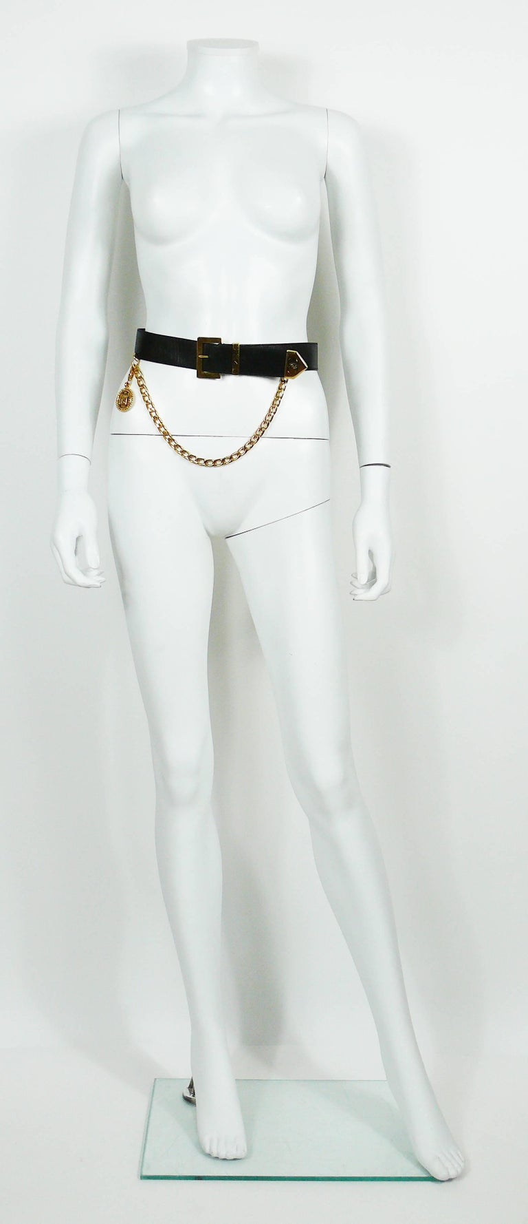 Chanel Quilted Rue Cambon Gold Chain & Black Leather Belt. Adjustable. Chanel Vintage Black Leather Belt with Gold Toned Chain and  main image 3