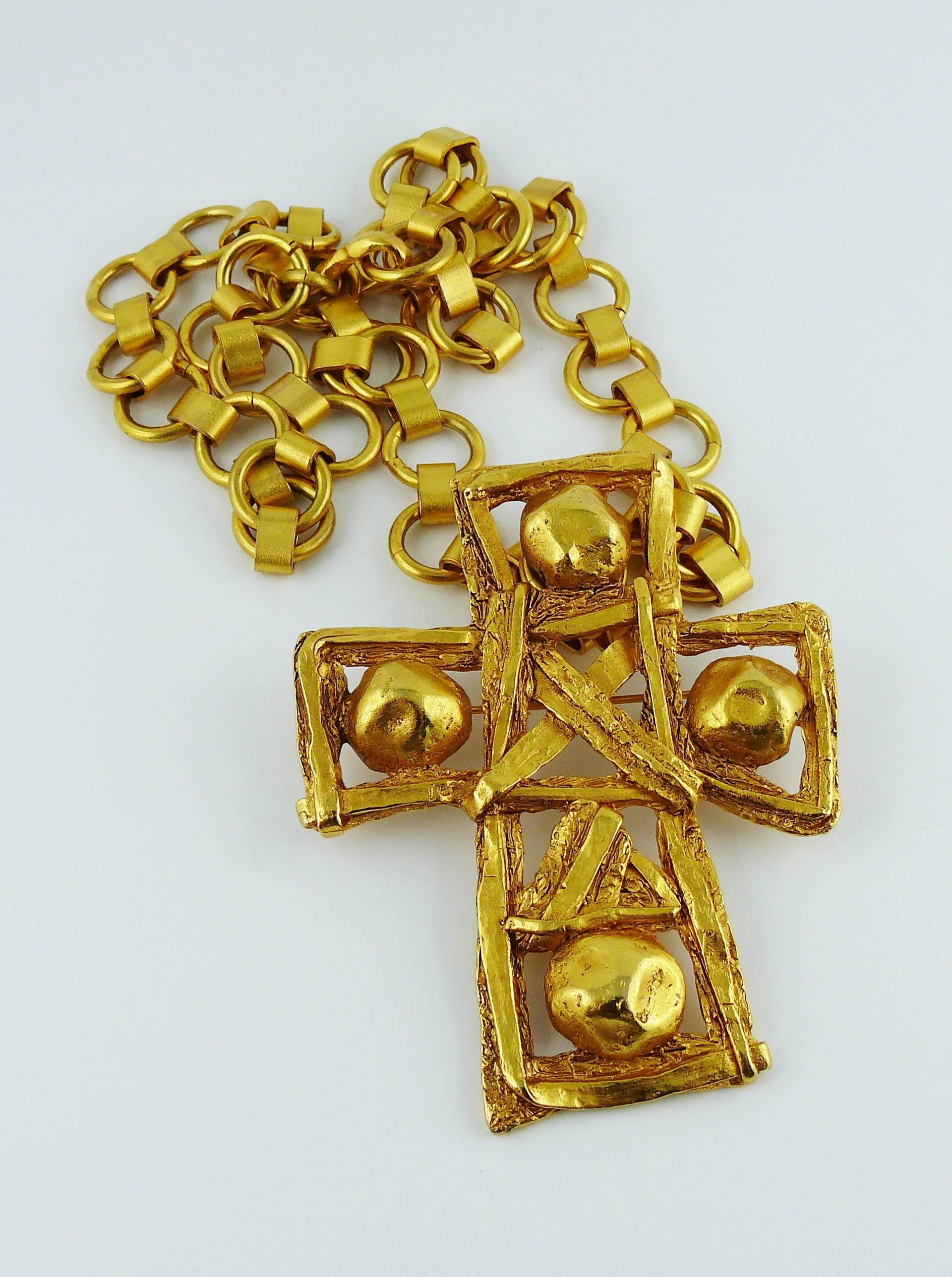 Christian Lacroix Vintage Gold Toned Cross Pendant Necklace In Good Condition In Nice, FR