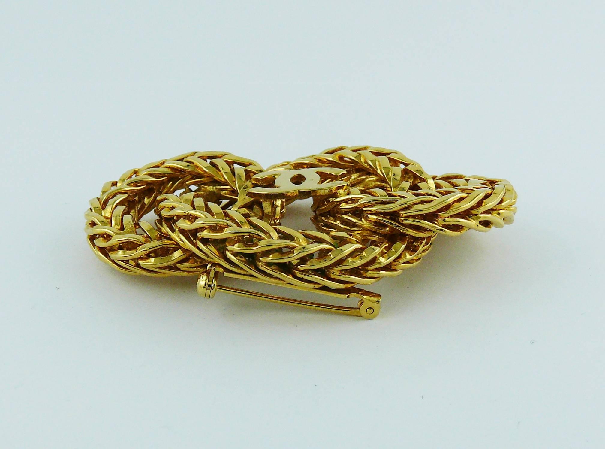 Chanel Vintage 1980s Gold Toned Chain Rings with CC Brooch 1