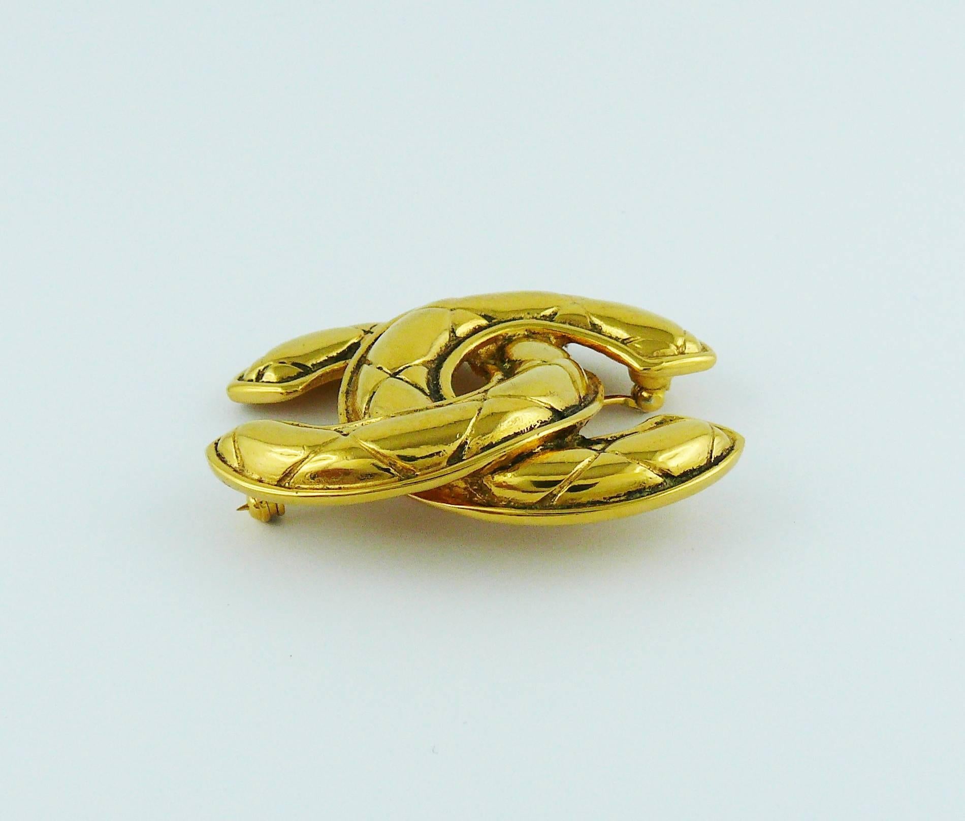 Chanel Vintage Iconic Quilted CC Brooch In Excellent Condition In Nice, FR