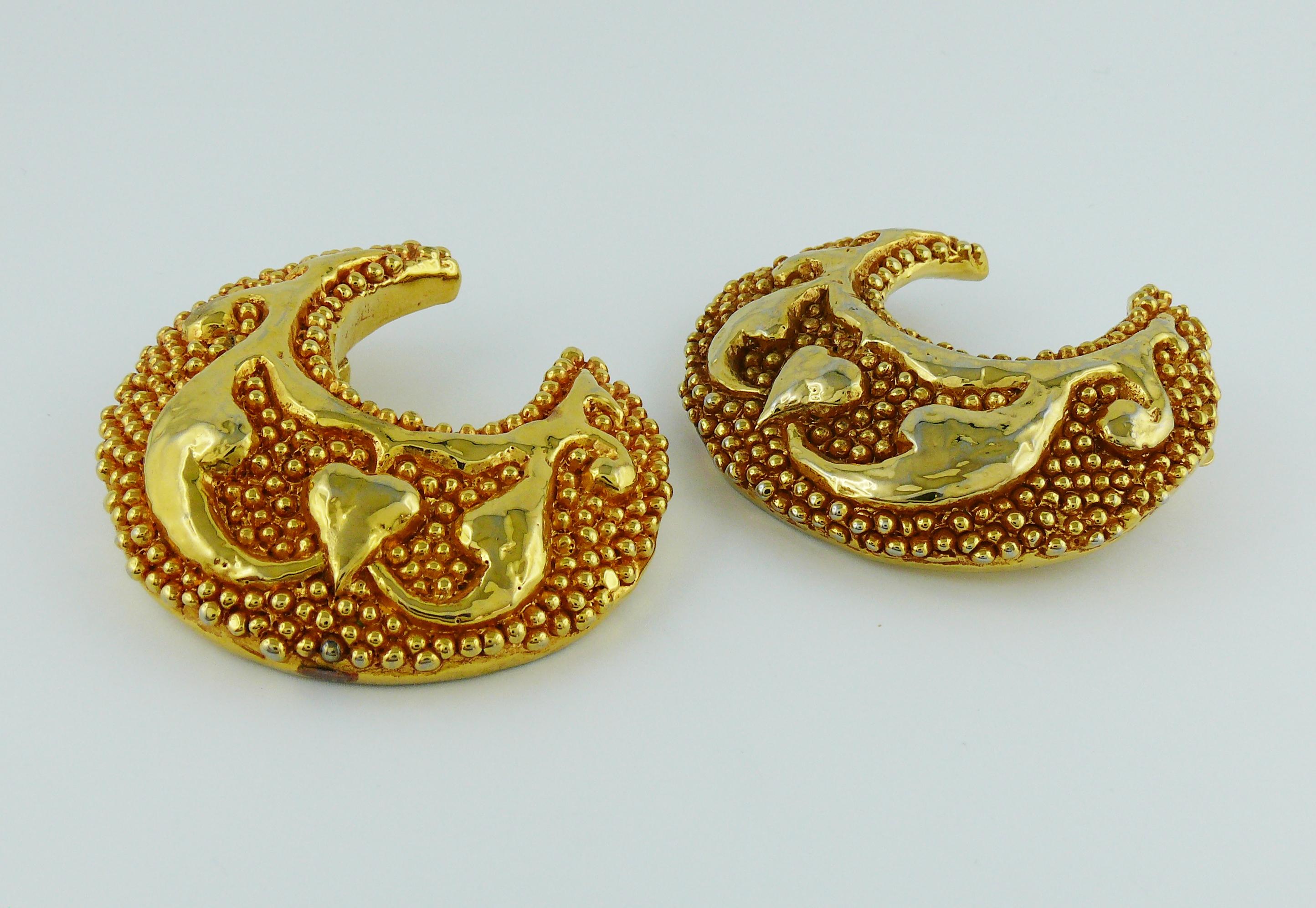 Christian Lacroix Vintage Massive Crescent Moon Shaped Clip-On Earrings In Fair Condition In Nice, FR