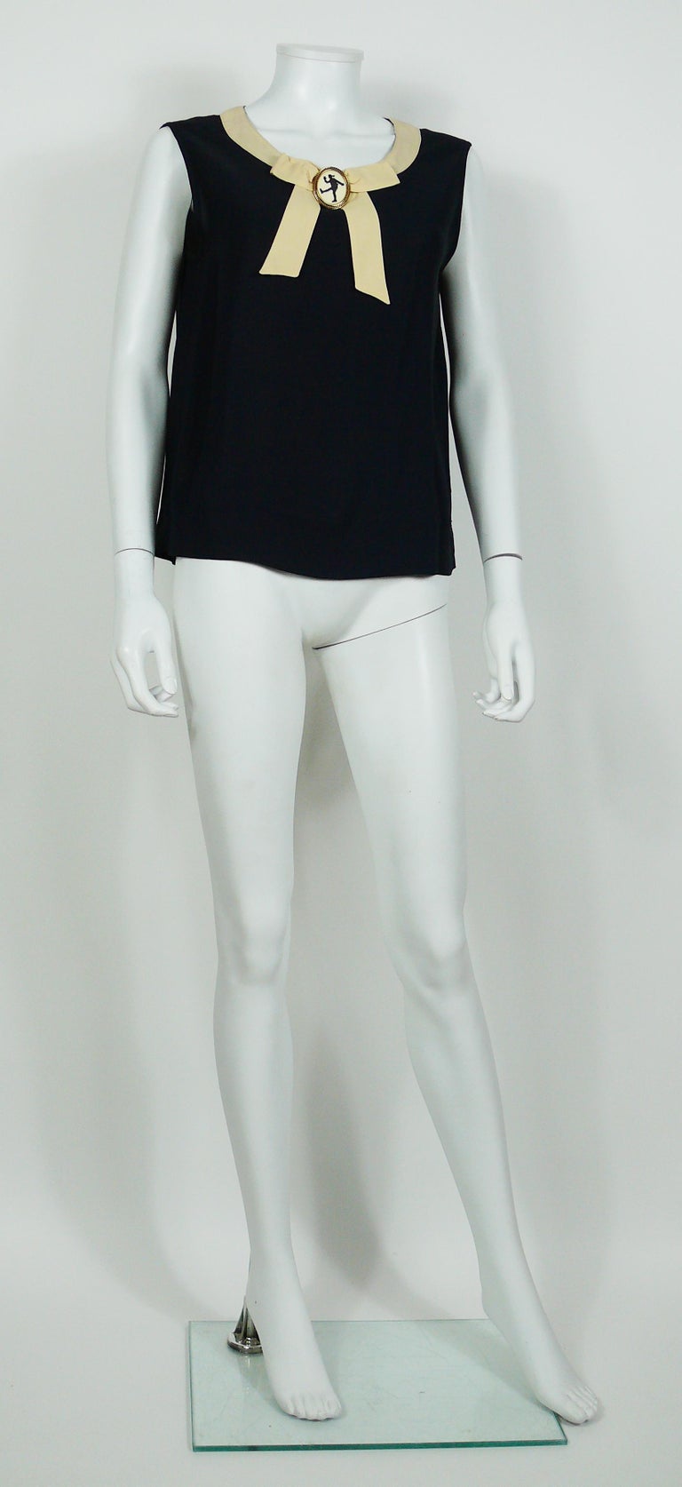 Black Moschino Cameo Top US Size 12 For Sale