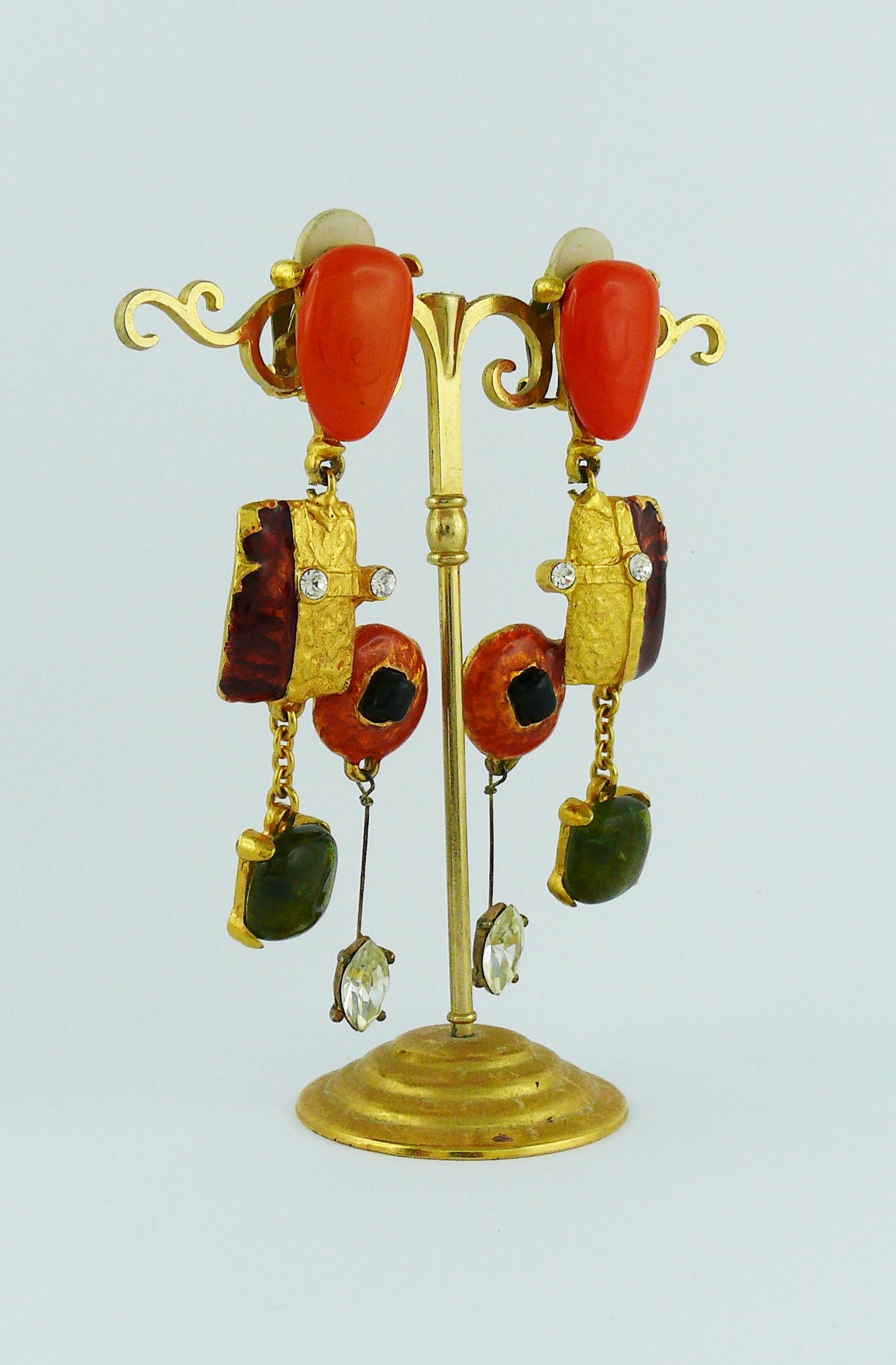 CHRISTIAN LACROIX vintage gold toned abstract dangling earrings (clip-on) featuring glass cabochons, clear crystals and enamel.

Marked CHRISTIAN LACROIX CL Made in France.

Indicative measurements : height approx. 9 cm (3.54 inches) / max. width