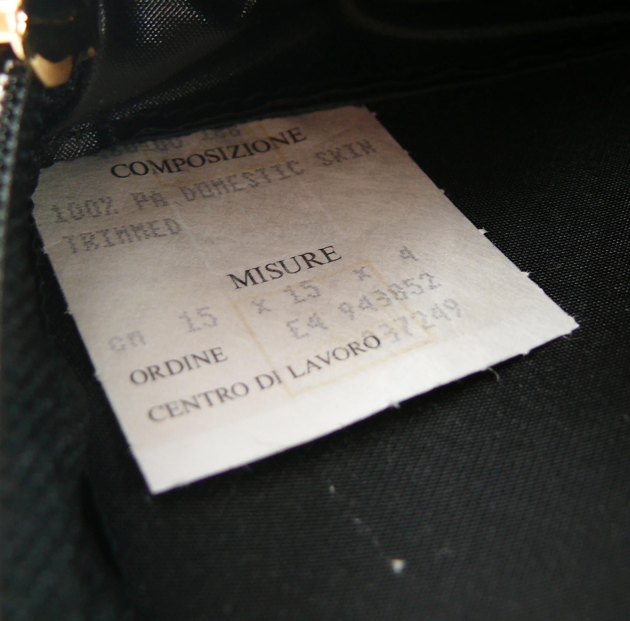 Moschino Vintage Schwarzes Leder Logo Herz Handtäschchen 4