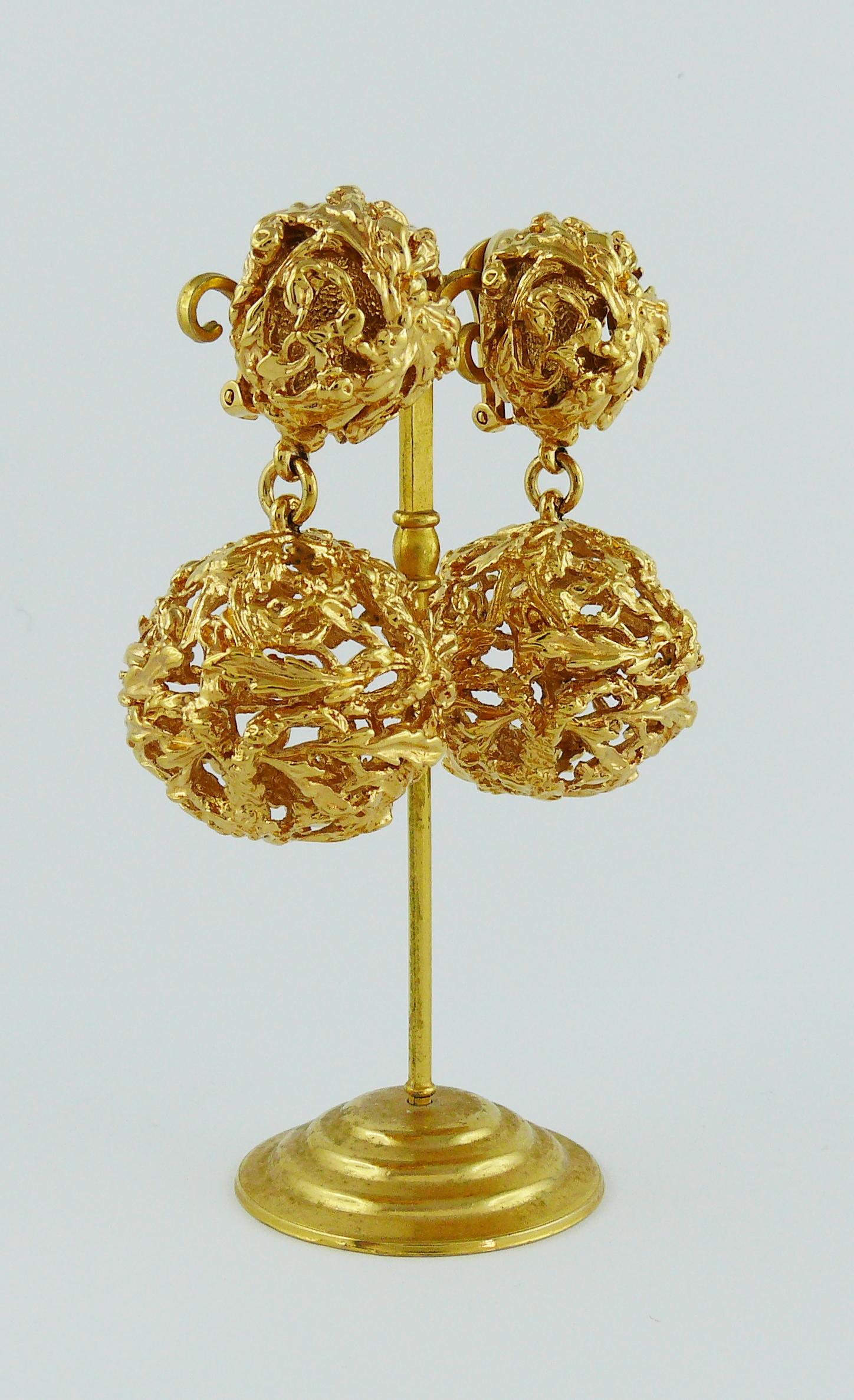 Yves Saint Laurent YSL Vintage Gold Toned Ball Dangling Earrings In Excellent Condition In Nice, FR