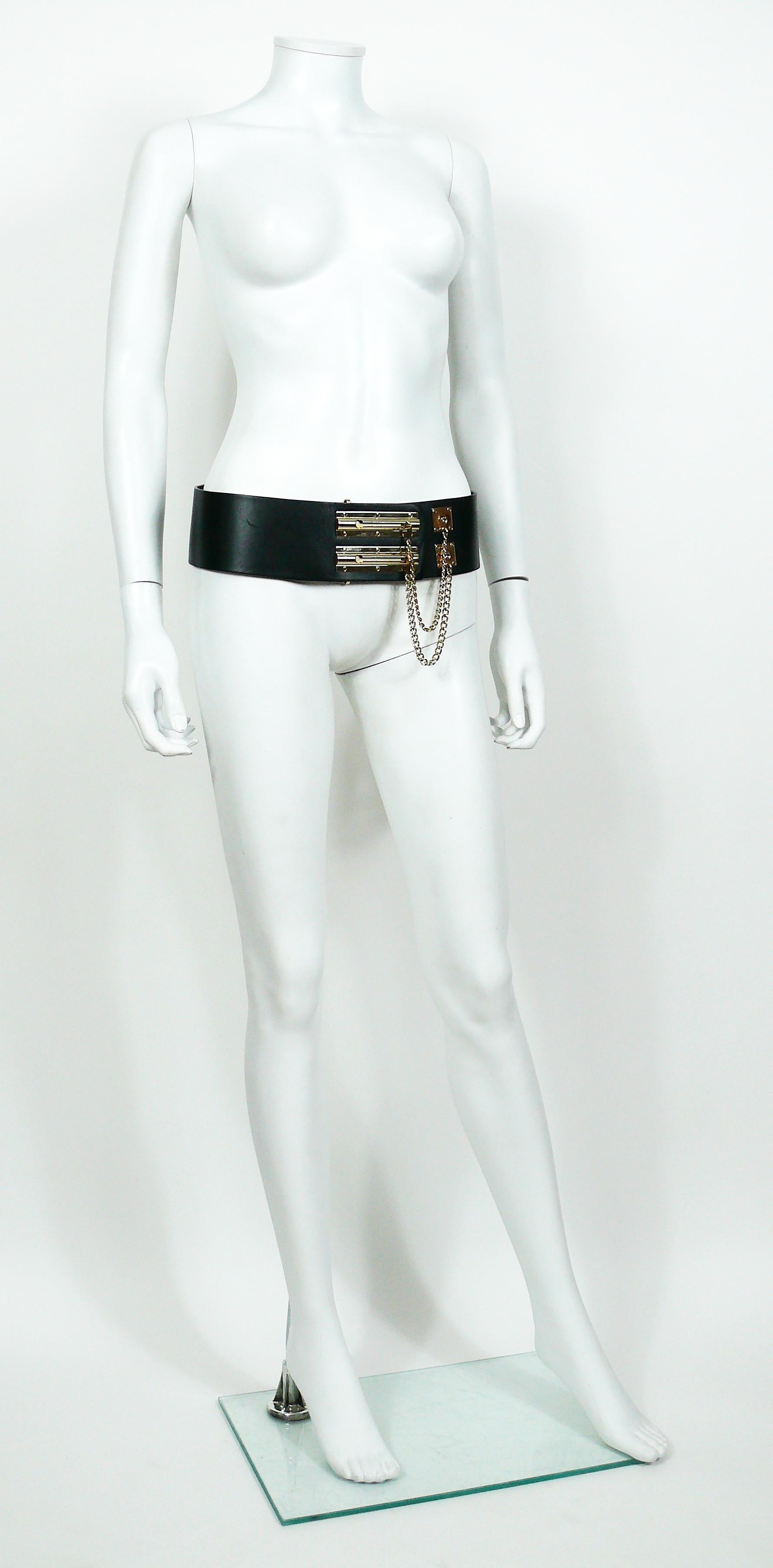 Chanel Frühjahr 2002 Schwarzer Laufsteggürtel aus Leder mit Schiebekette Damen im Angebot