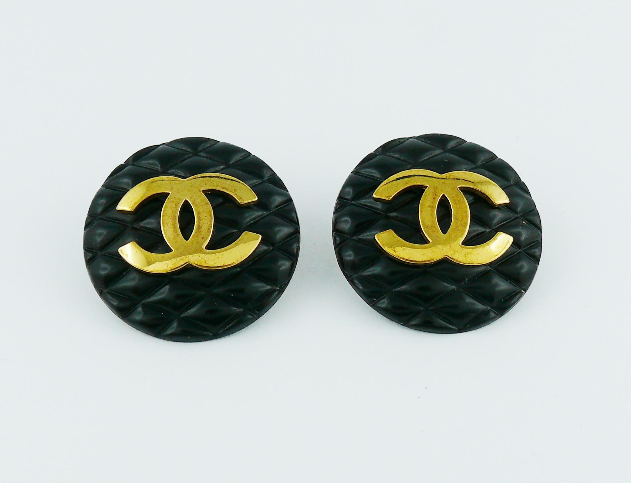 Women's Chanel Vintage 1994 Large Black Quilted Logo Clip-On Earrings