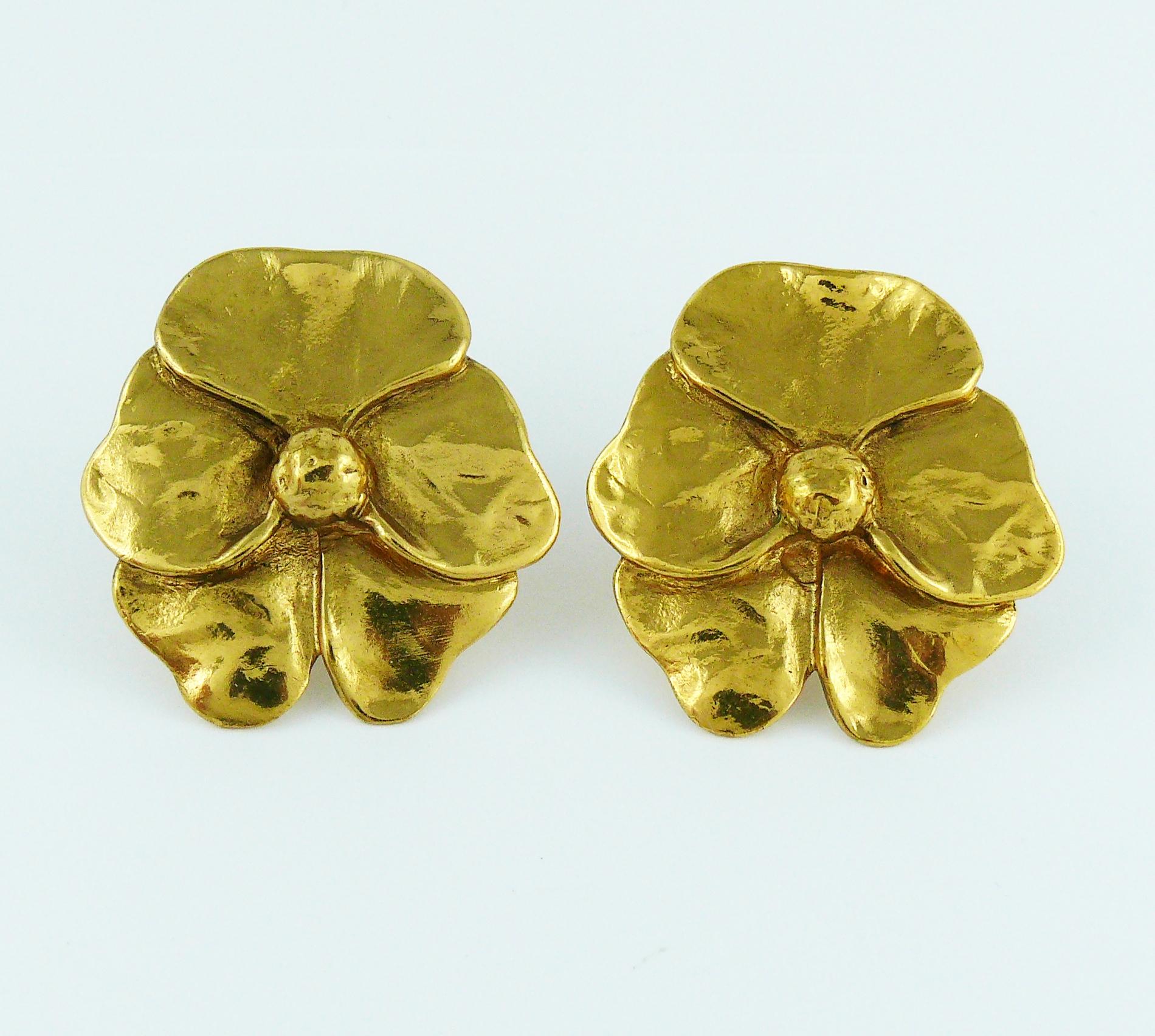 Yves Saint Laurent YSL Gold Toned Pansy Clip On Earrings In Excellent Condition In Nice, FR