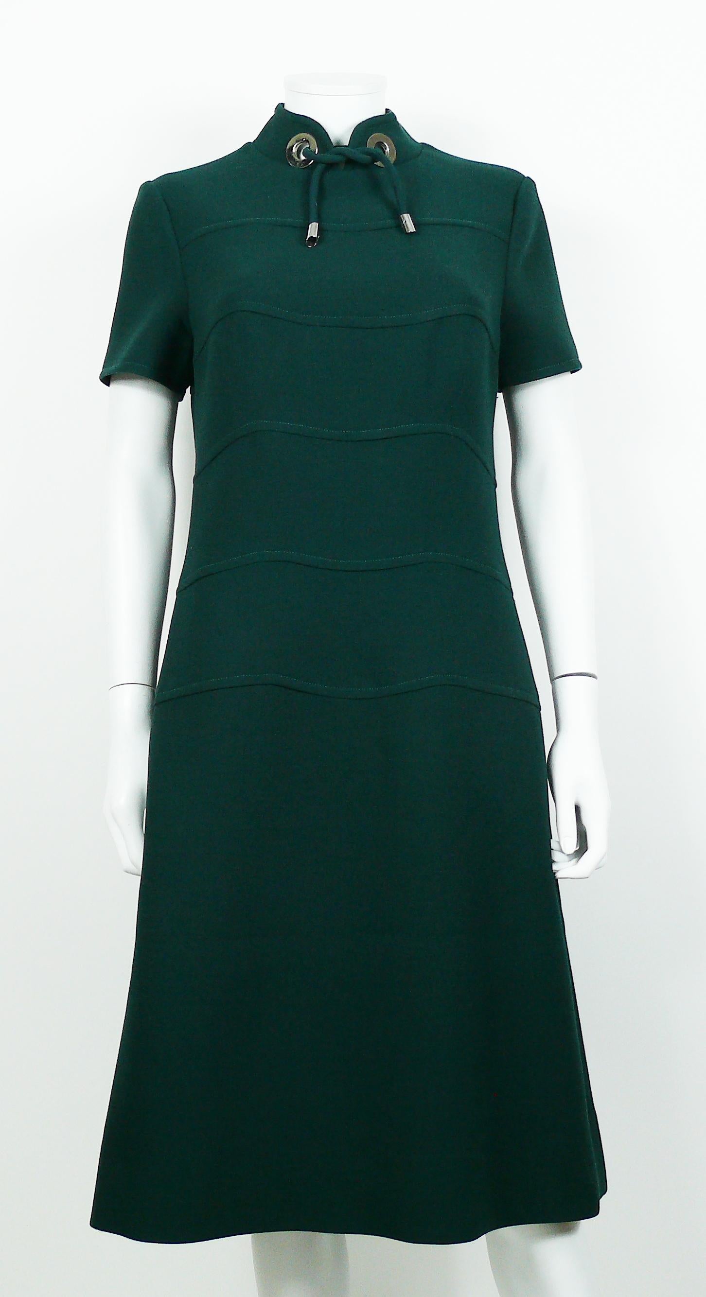 Louis Feraud Vintage Green Wool Space Age Dress In Good Condition For Sale In Nice, FR