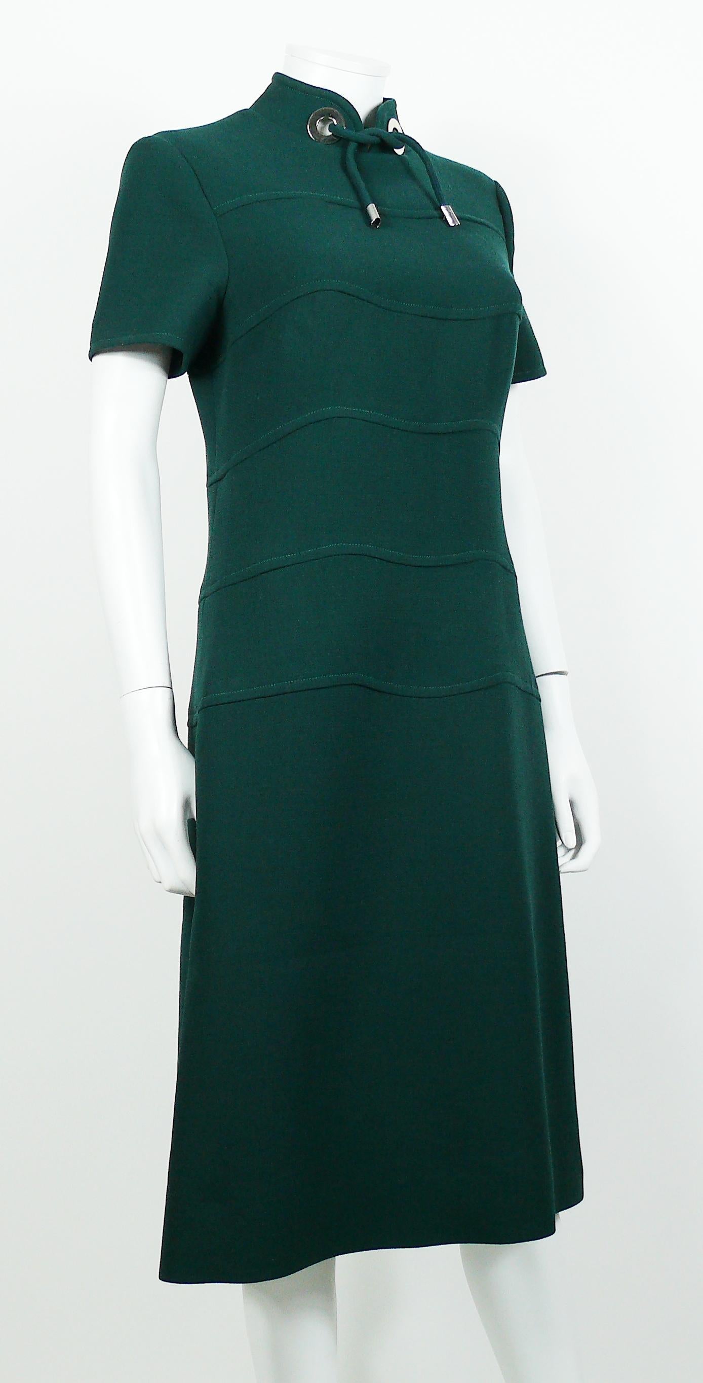Noir Louis Feraud - Robe vintage en laine verte de l'ère spatiale en vente