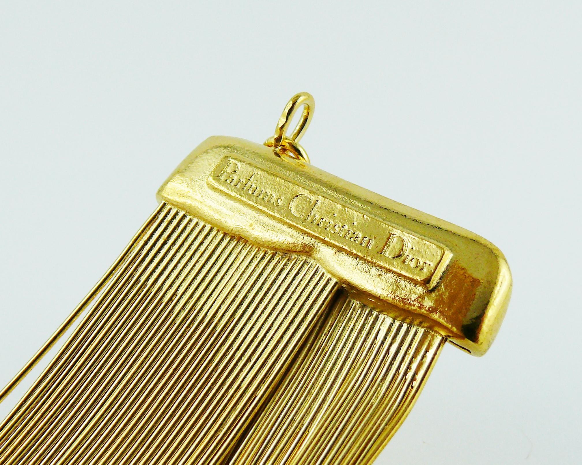 Christian Dior J'Adore Collier ras de cou en fil métallique doré 9