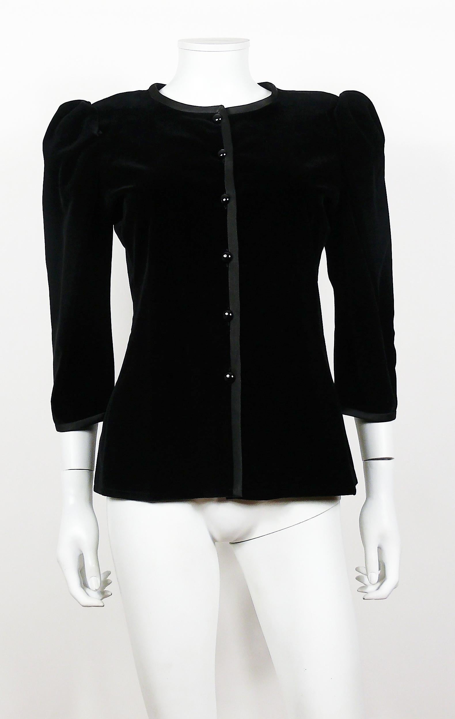 Yves Saint Laurent YSL Vintage Classic Black Velvet Jacket In Good Condition In Nice, FR