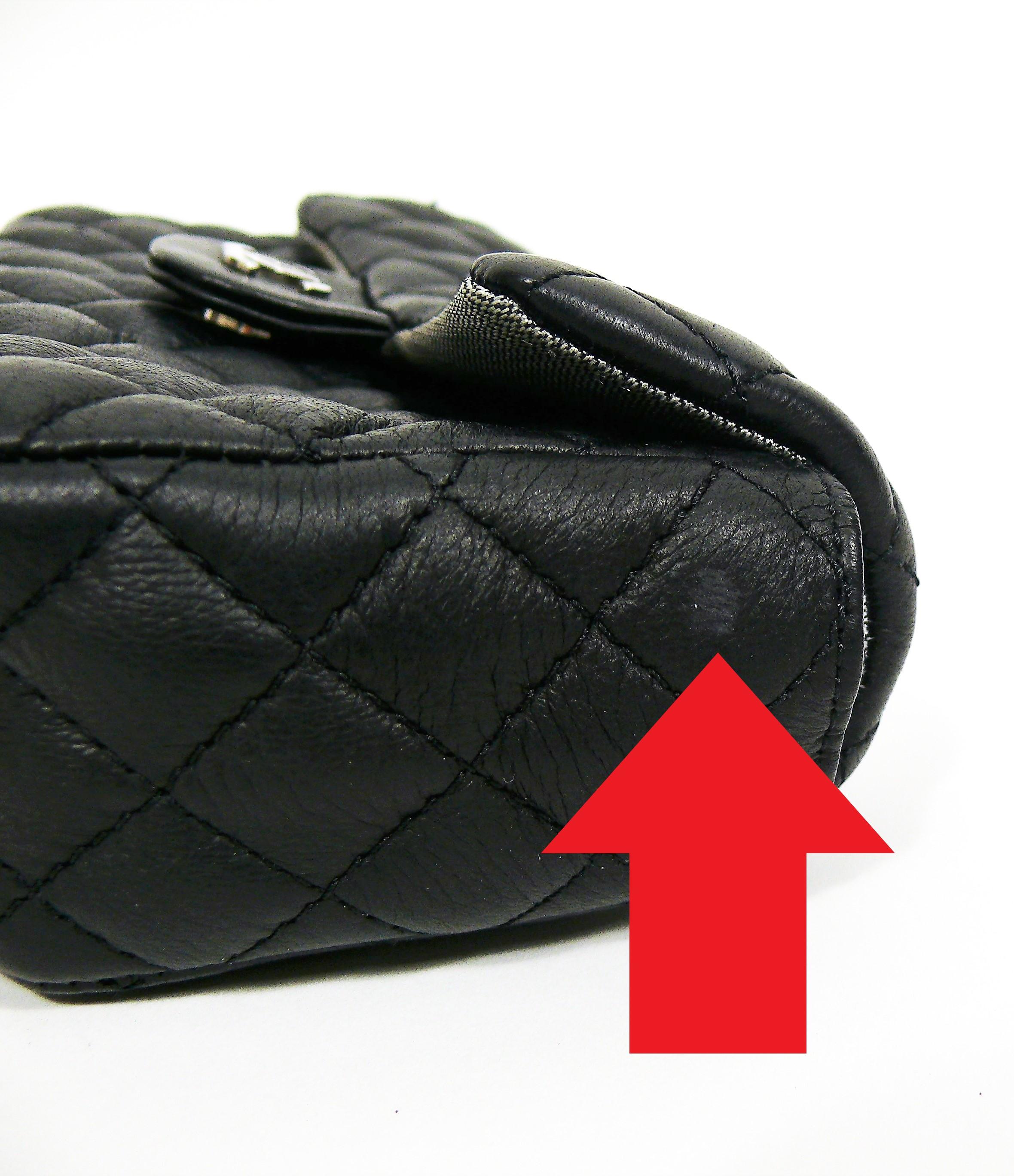 Chanel Uniform Schwarz Gesteppte Leder-Gürteltasche 14