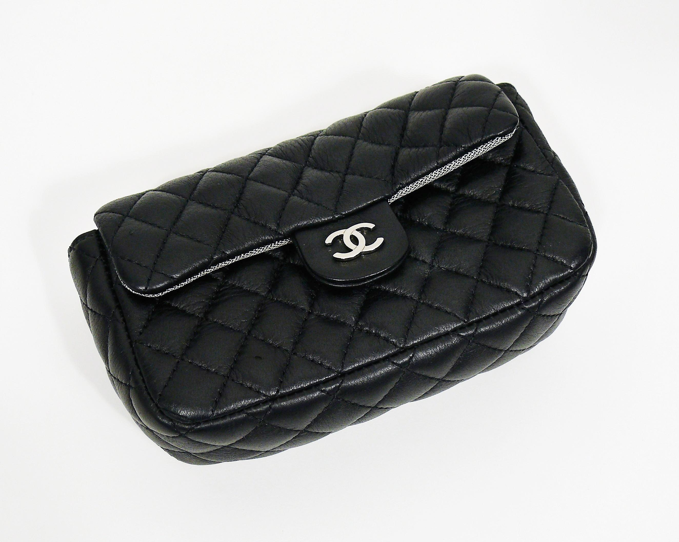 Chanel Uniform Schwarz Gesteppte Leder-Gürteltasche 3