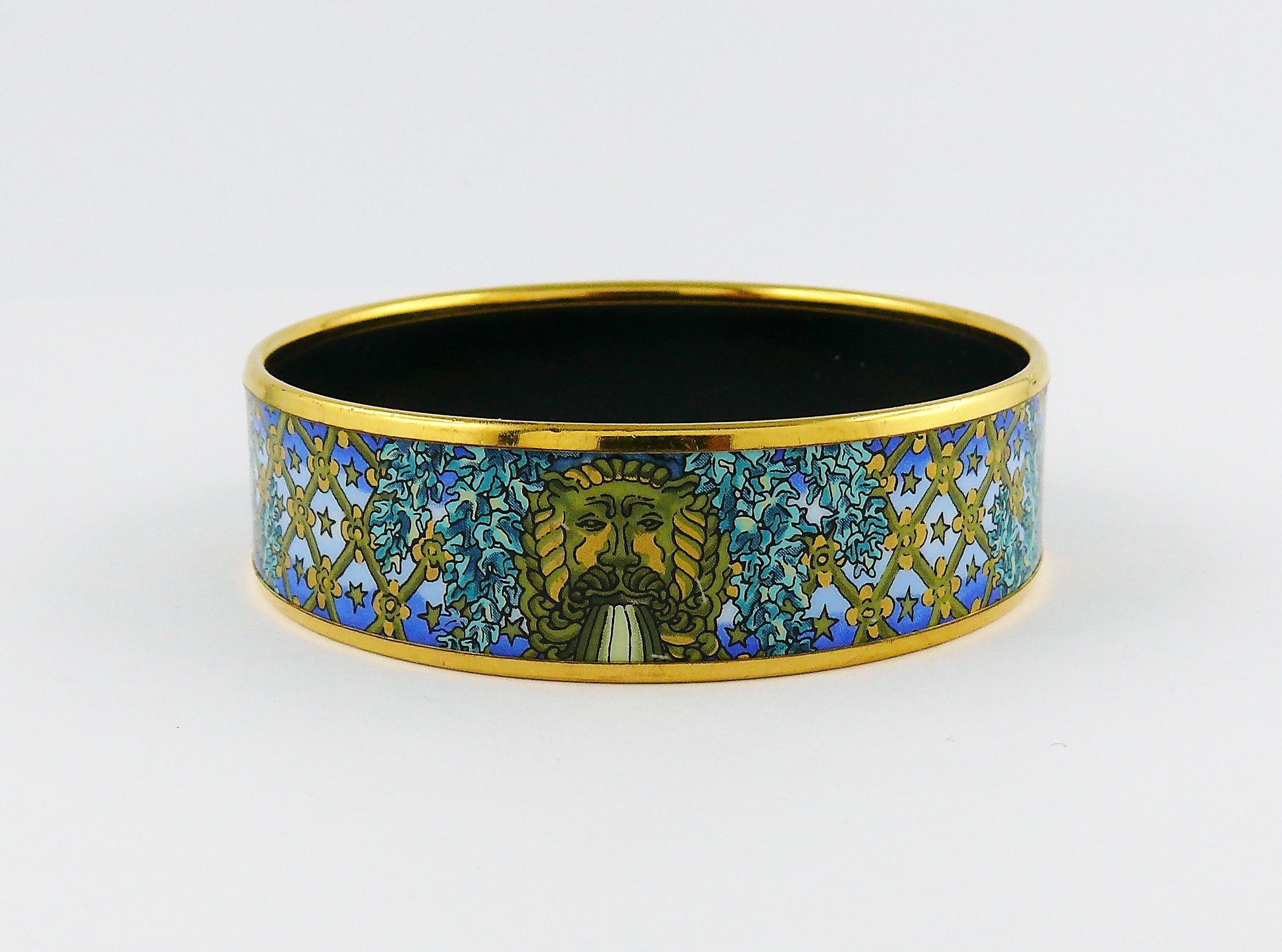 Hermes Vintage Lion Head Fountain Printed Enamel Bangle Bracelet PM (65) In Good Condition In Nice, FR