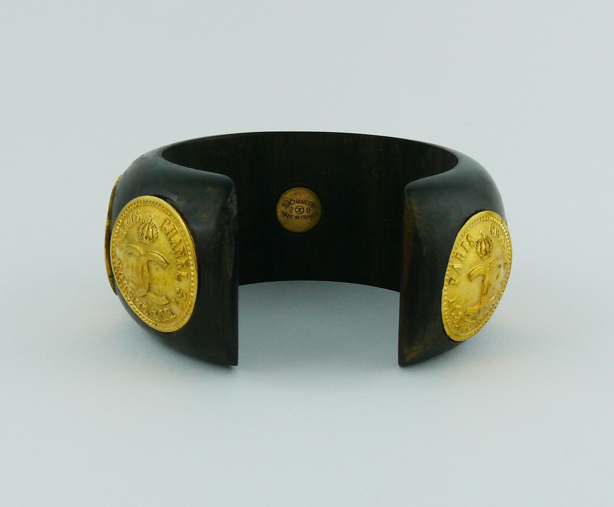 Chanel Vintage 1993 Iconic Coco 31 Rue Cambon Paris Coin Wooden Cuff Bracelet For Sale 2