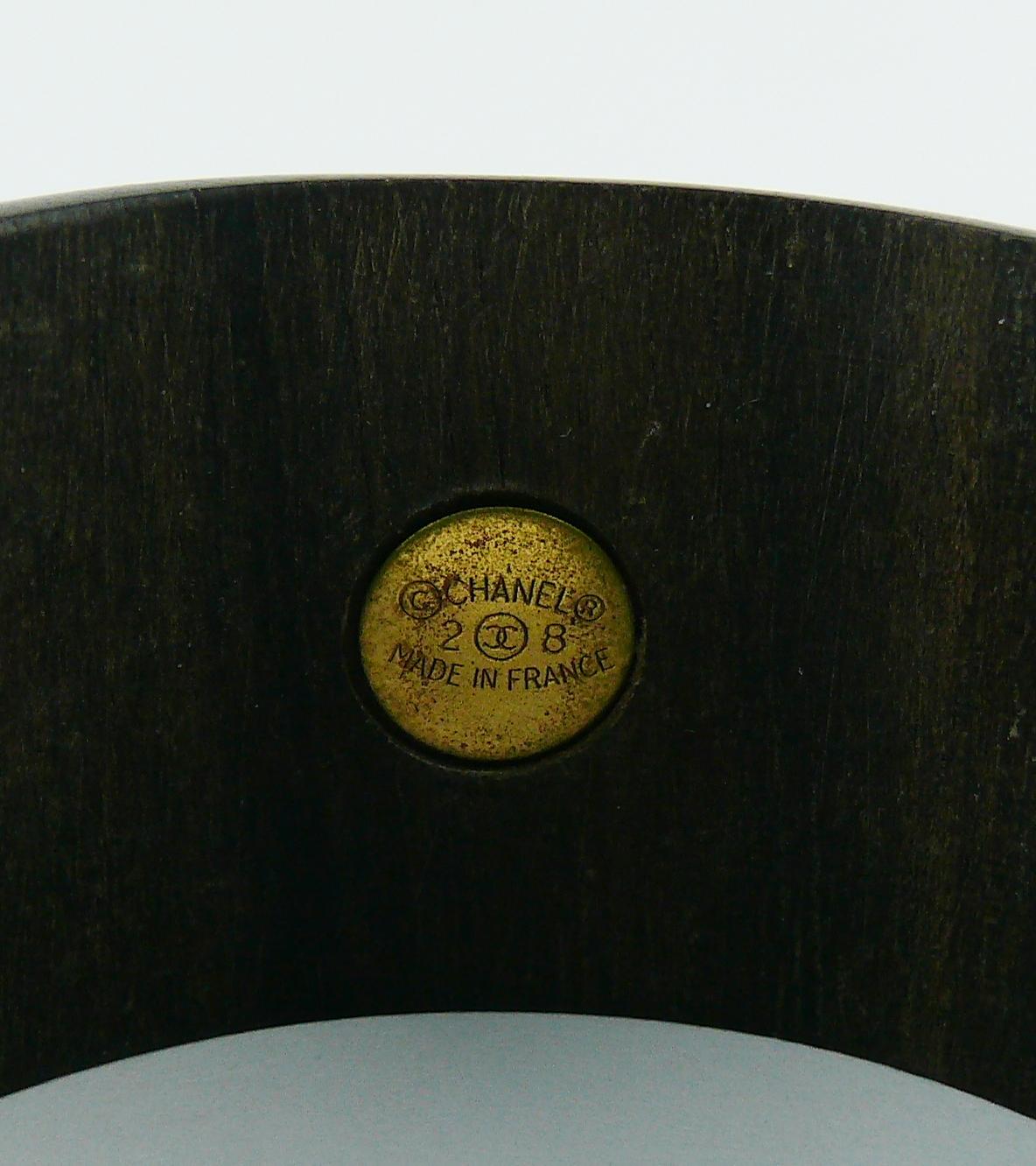 Chanel Vintage 1993 Iconic Coco 31 Rue Cambon Paris Coin Wooden Cuff Bracelet For Sale 3