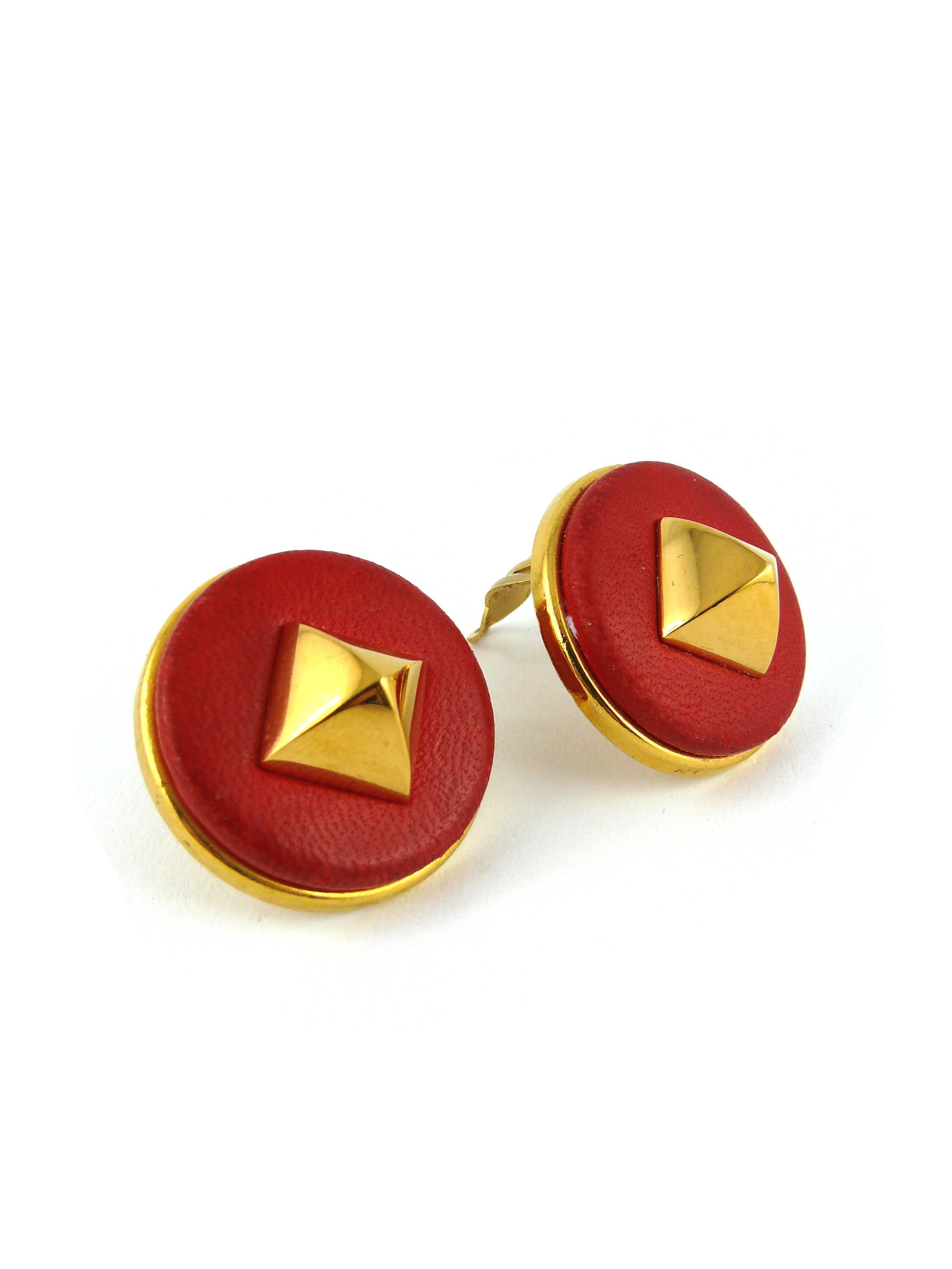 Hermes Vintage Medor Strawberry Leather Stud Earrings In Excellent Condition In Nice, FR