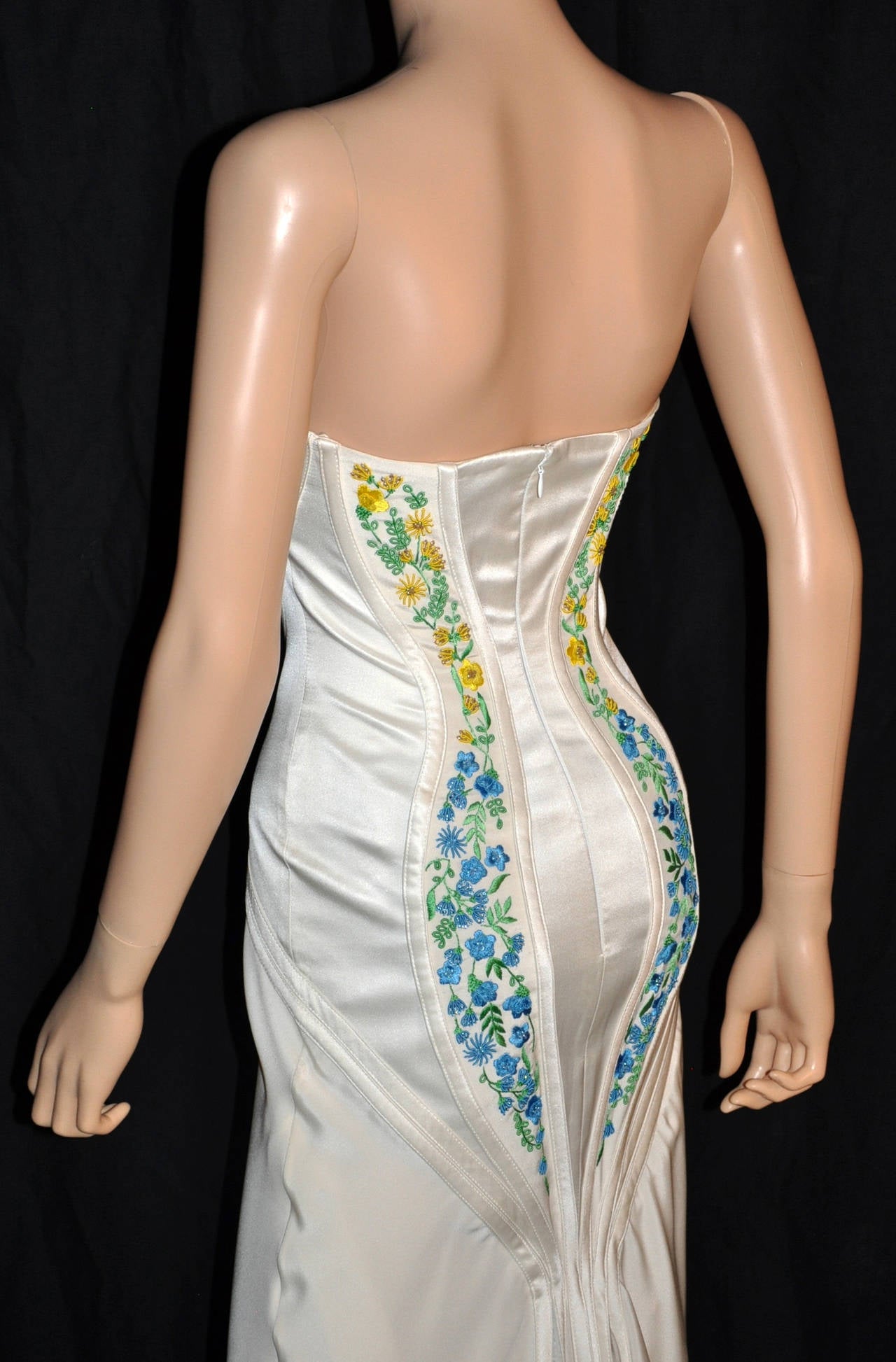 Revived from Gianni Versace’s archive! EMBROIDERED CORSET SILK LONG DRESS 2