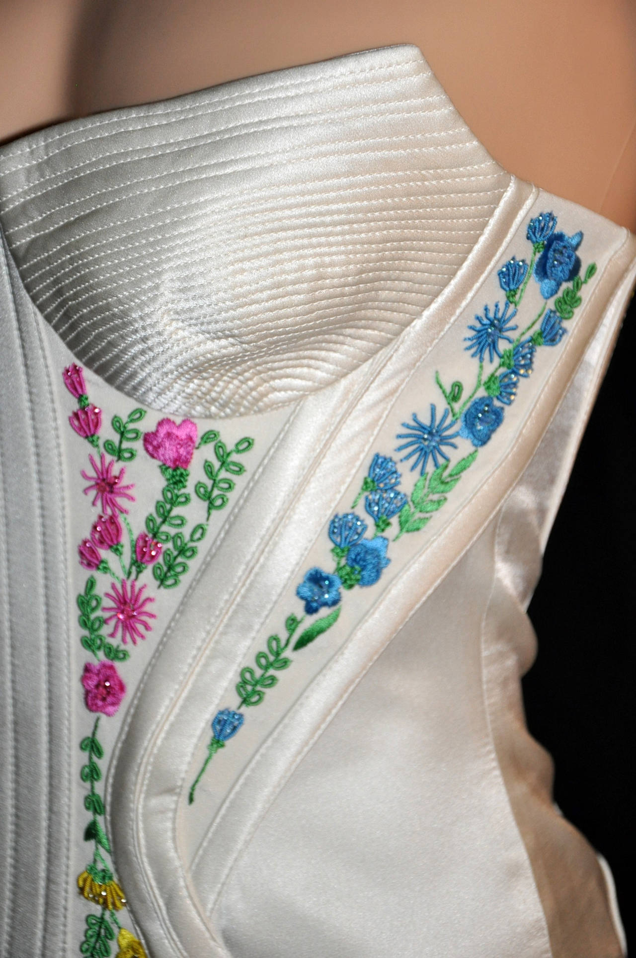 Revived from Gianni Versace’s archive! EMBROIDERED CORSET SILK LONG DRESS 1