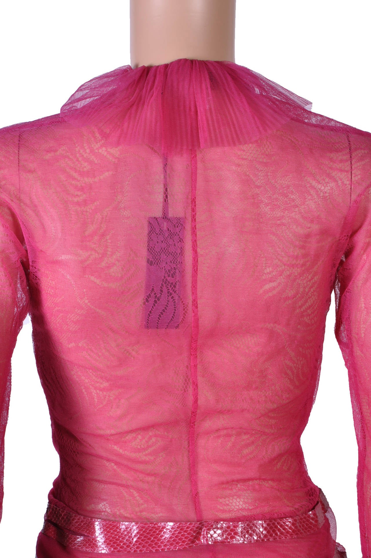 NEW and HIGHLY COLLECTIBLE VERSACE PINK LACE AND SNAKESKIN GOWN 4