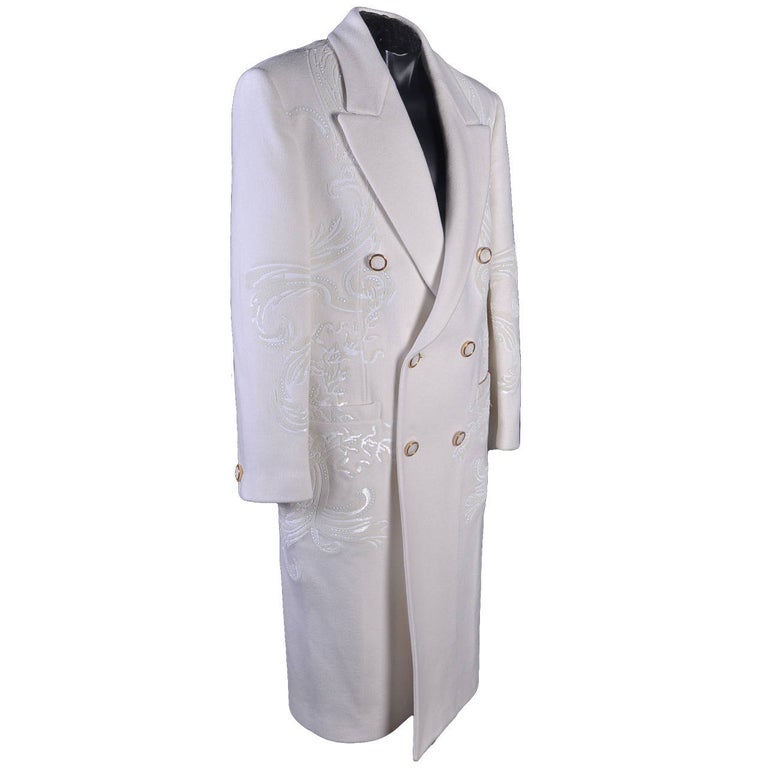 Versace - Manteau pour homme blanc 100 % cachemire avec ornements, état  neuf sur 1stDibs