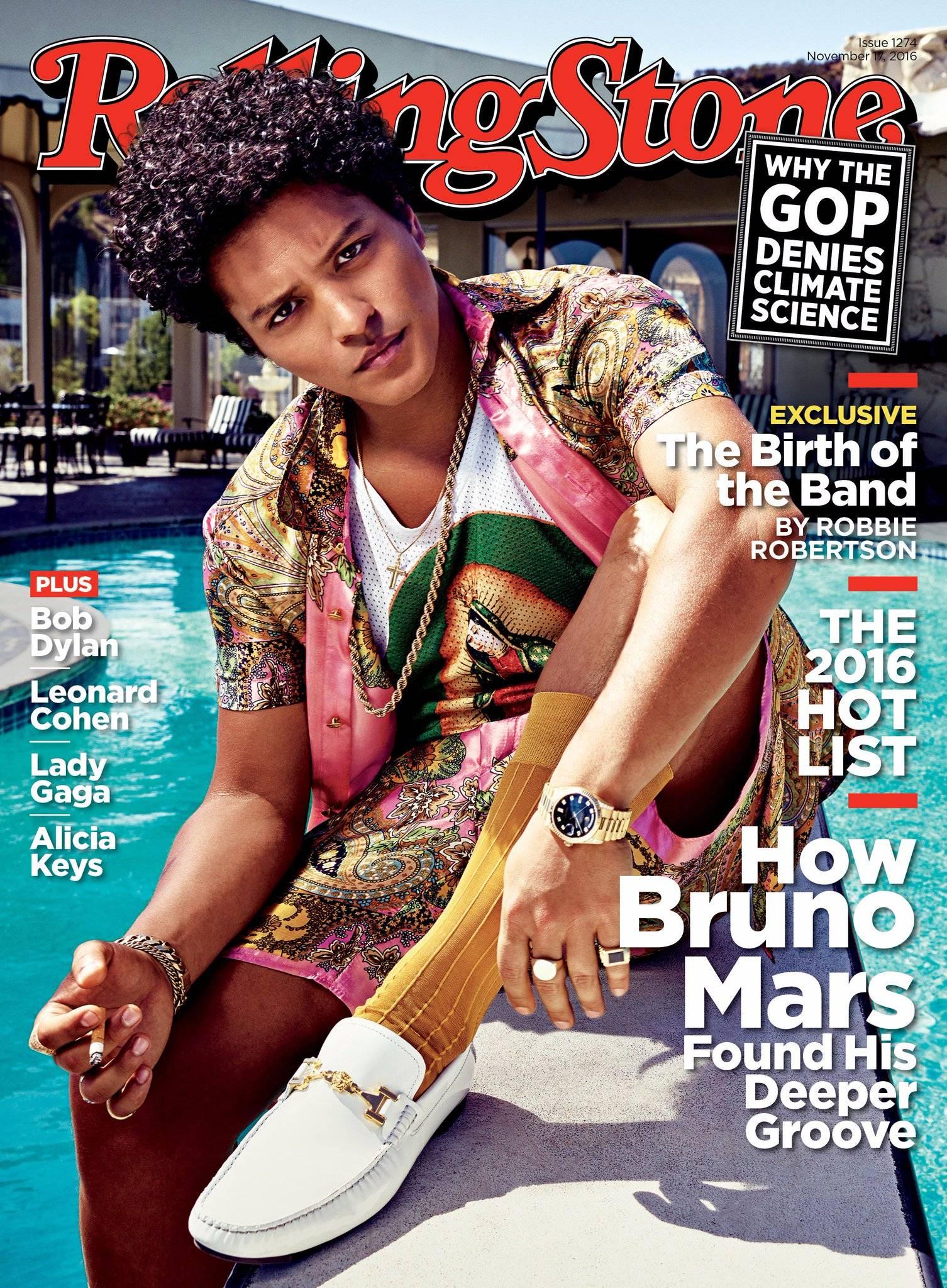 BRAND NEW 

VERSACE

Car Shoes
As seen on Bruno on the cover of Rolling Stone!

Patent leather
Signature gold-tone Medusa, rubber sole

Lining: 100% leather

Made in Italy

Italian Size is 43 - US 10
       
Brand New, in Versace box, come with