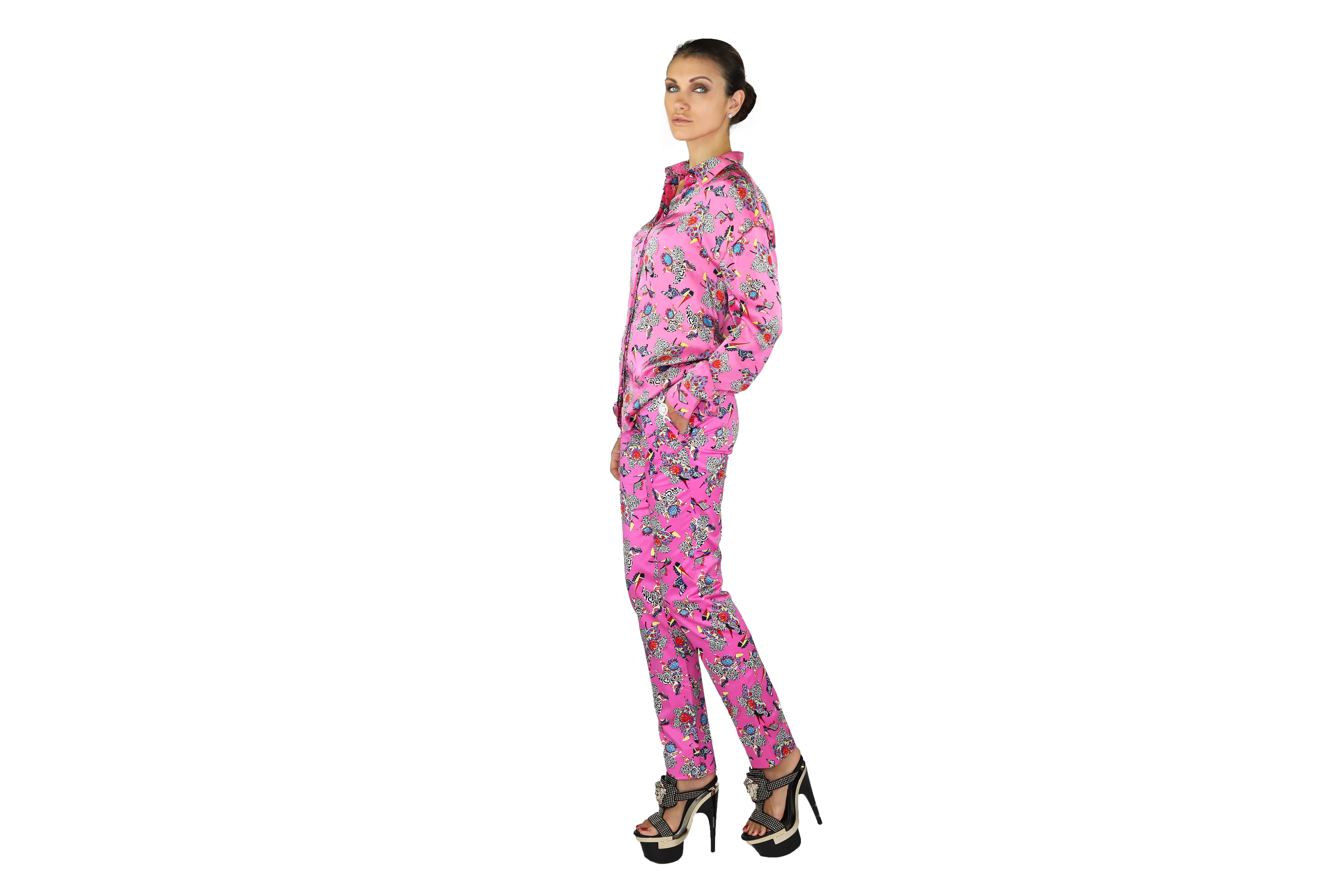 Women's Resort 2013 Look # 8 NEW VERSACE ICONIC PRINT SILK and COTTON PANT SUIT 38 - 2 For Sale