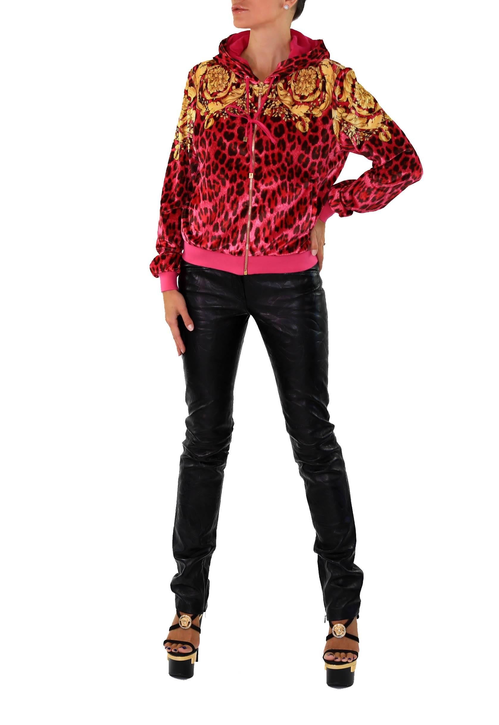 New Versace Pink Barocco Animalier Velvet Jacket In New Condition In Montgomery, TX