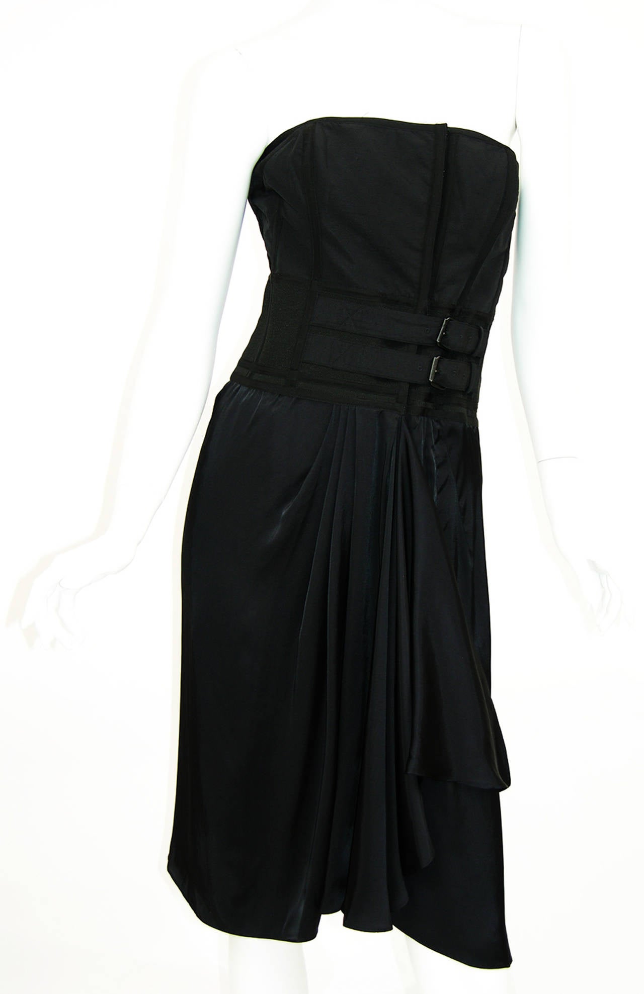NEW BALENCIAGA BLACK CORSET DRESS

FRENCH SIZE 42 - US 8/10

MEASUREMENTS: LENGTH - 33 INCHES, BUST - 17