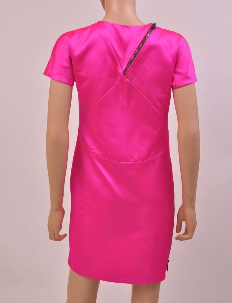 F/W 2001 Tom Ford for Gucci Hot Pink Dress with Exposed Zipper In Good Condition In Montgomery, TX