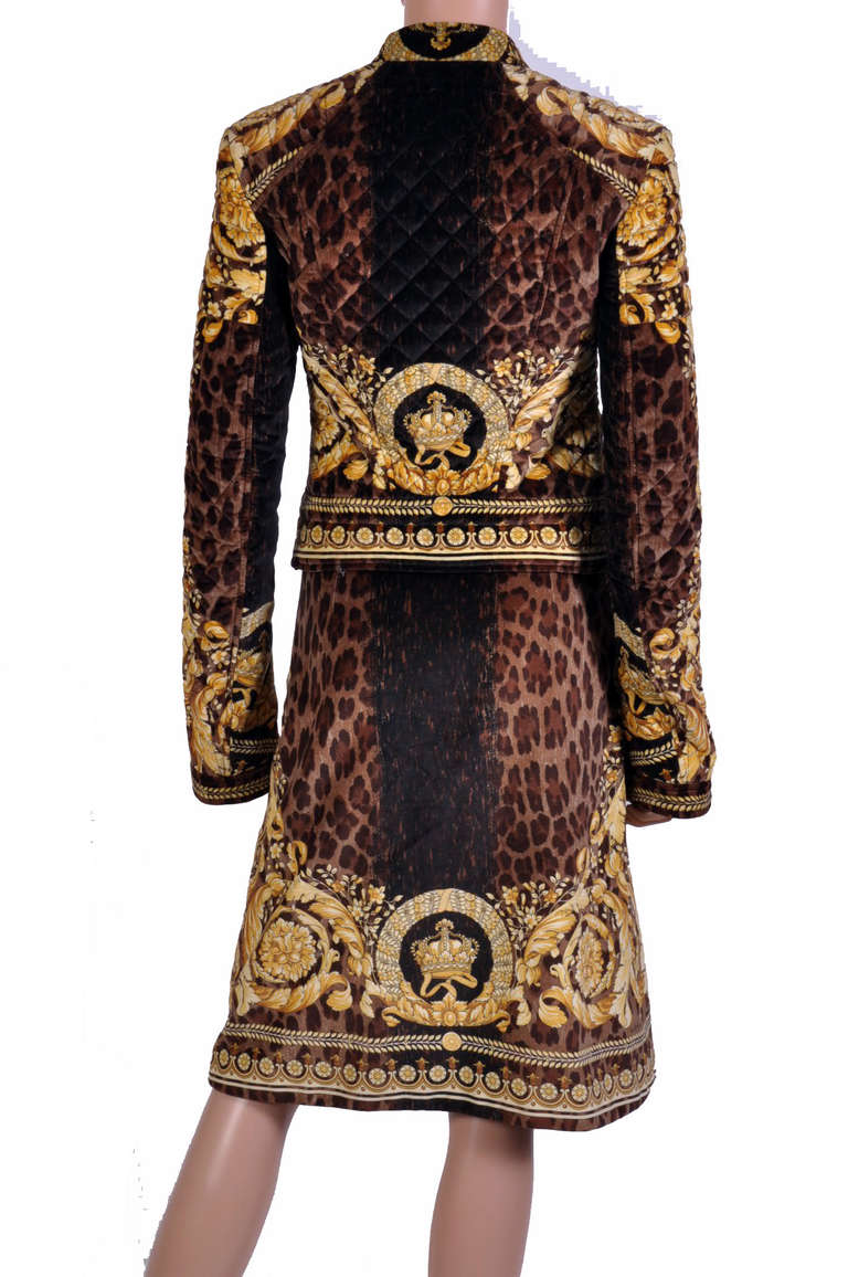 Women's VERSACE ANIMAL BAROCCO PRINTED VELVET JACKET and SKIRT SUIT