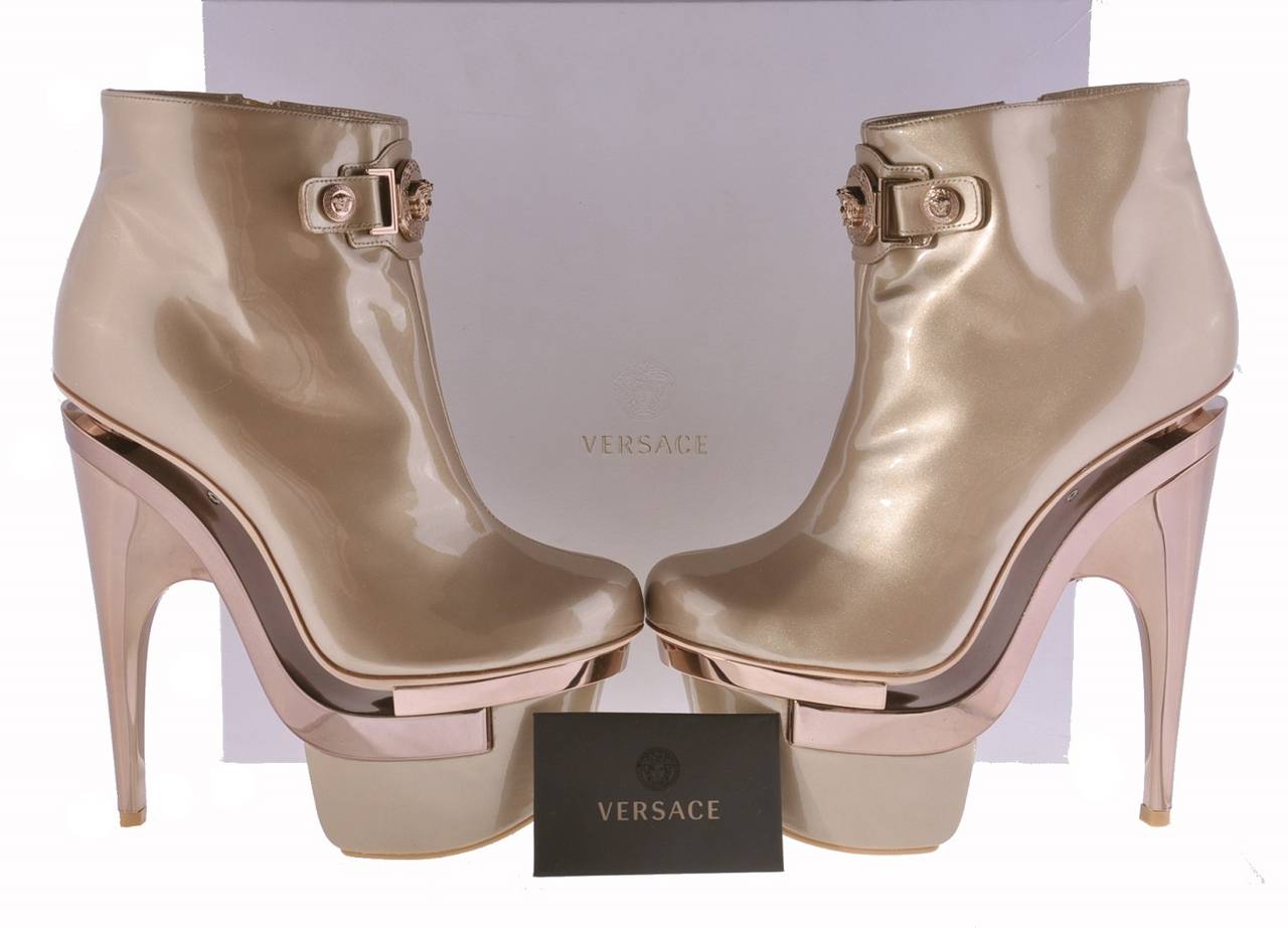 NOUVEAU BOTTES PLATFORMES ROSE GOLD VERSACE Taille 36,5, 38, 39, 39,5, 40,5, 41 Pour femmes en vente