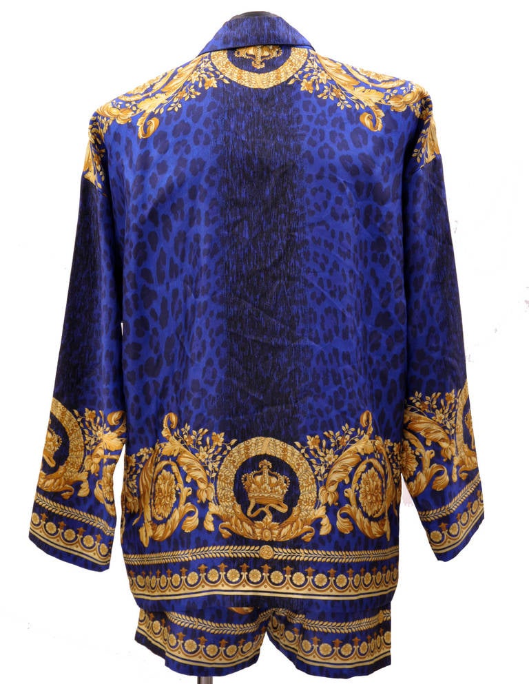 VERSACE LOUNGE PAJAMA SET

Men's, but Selena wore the same to her St. Tropez Birthday party.

Barocco Animalier printed silk pajama shirt and boxer shorts with a relaxed fit and an elasticated waistband. 

The baroque inspired motif adds an