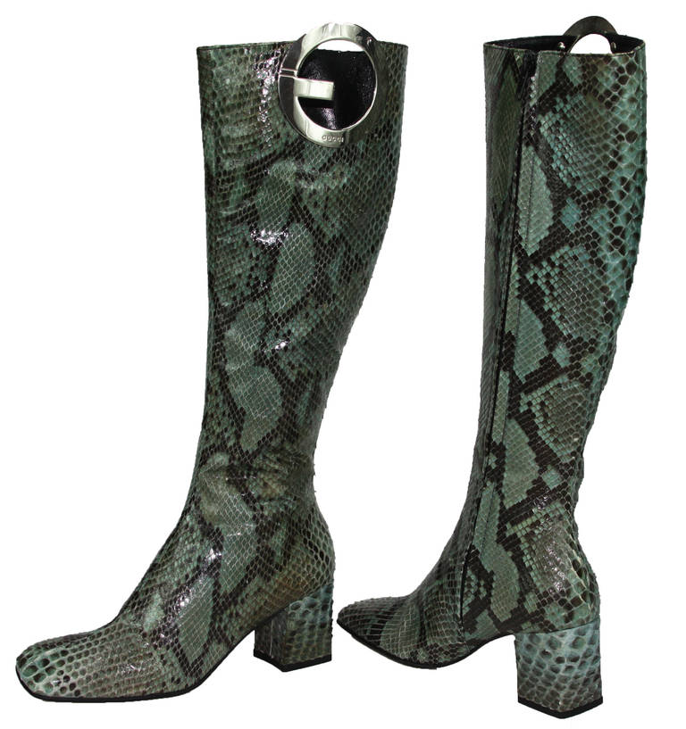 RICH, LUXURIOUS AND SEXY!

TOM FORD FOR GUCCI PYTHON BOOTS

S/S 1996 COLLECTION

ITALIAN SIZE 36 OR US 6

COLOR - AQUA GREEN

FINISHED WITH ICONIC G BUCKLE

VERY HARD TO FIND

NEW without BOX