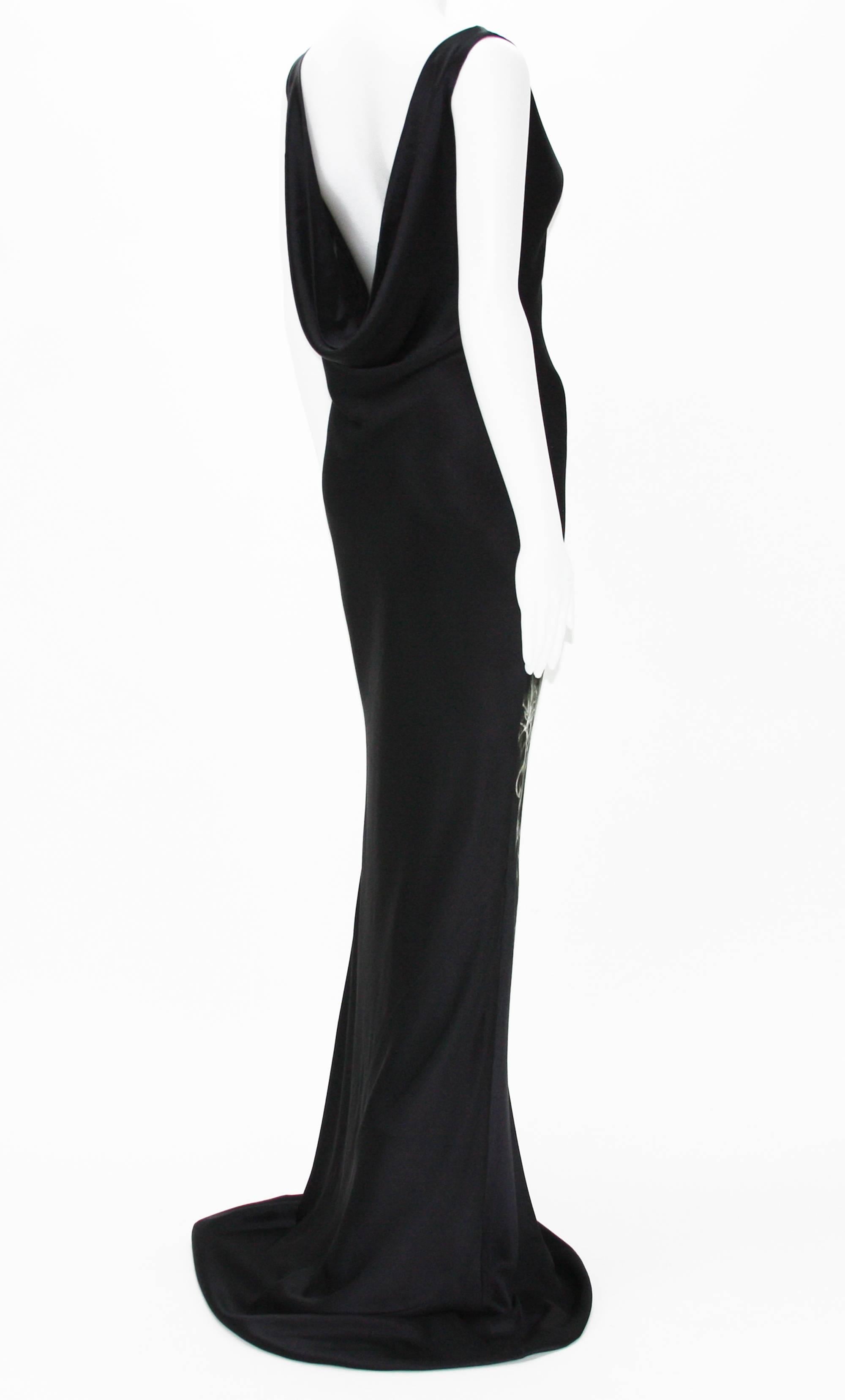 Alexander McQueen Black Silk Gown

2007 Collection

Designer Size - 40.

100% Silk.

Colors - Black & Gray

Fully Lined.

Made in Italy.
New, without tag.