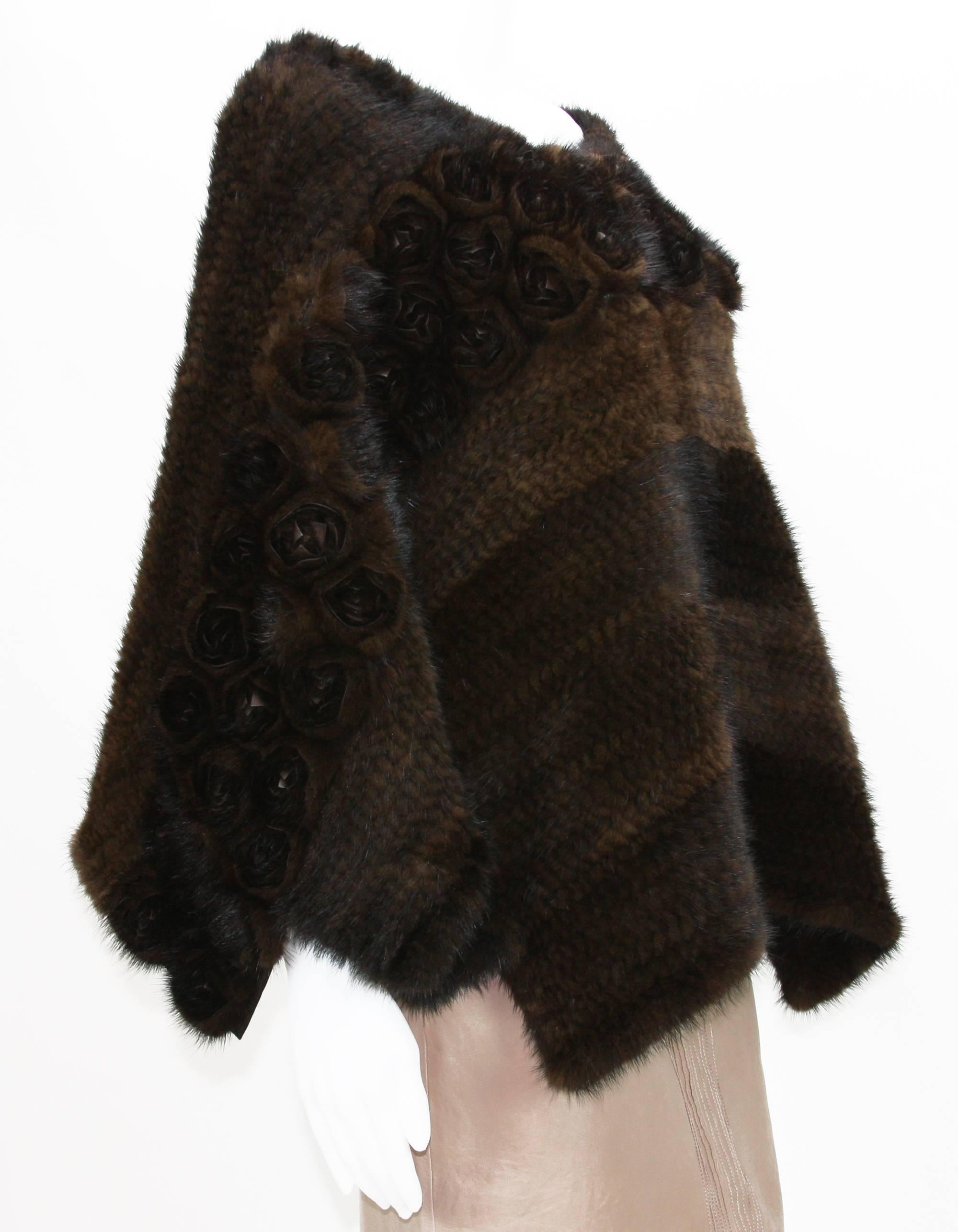 New Etro Knitted Mink Poncho Cape with Leather Mink Roses In New Condition In Montgomery, TX