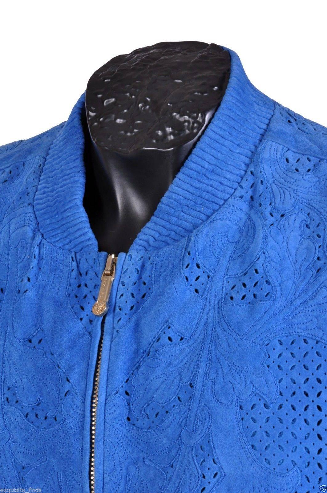 VERSACE  

Men's jacket

Laser cut suede leather jacket from Versace featuring Barocco applique, 

two pockets, front zip, ribbed hem and cuffs and net lining.

Italian size is 50 - US 40

100% leather

Made in Italy

Brand new