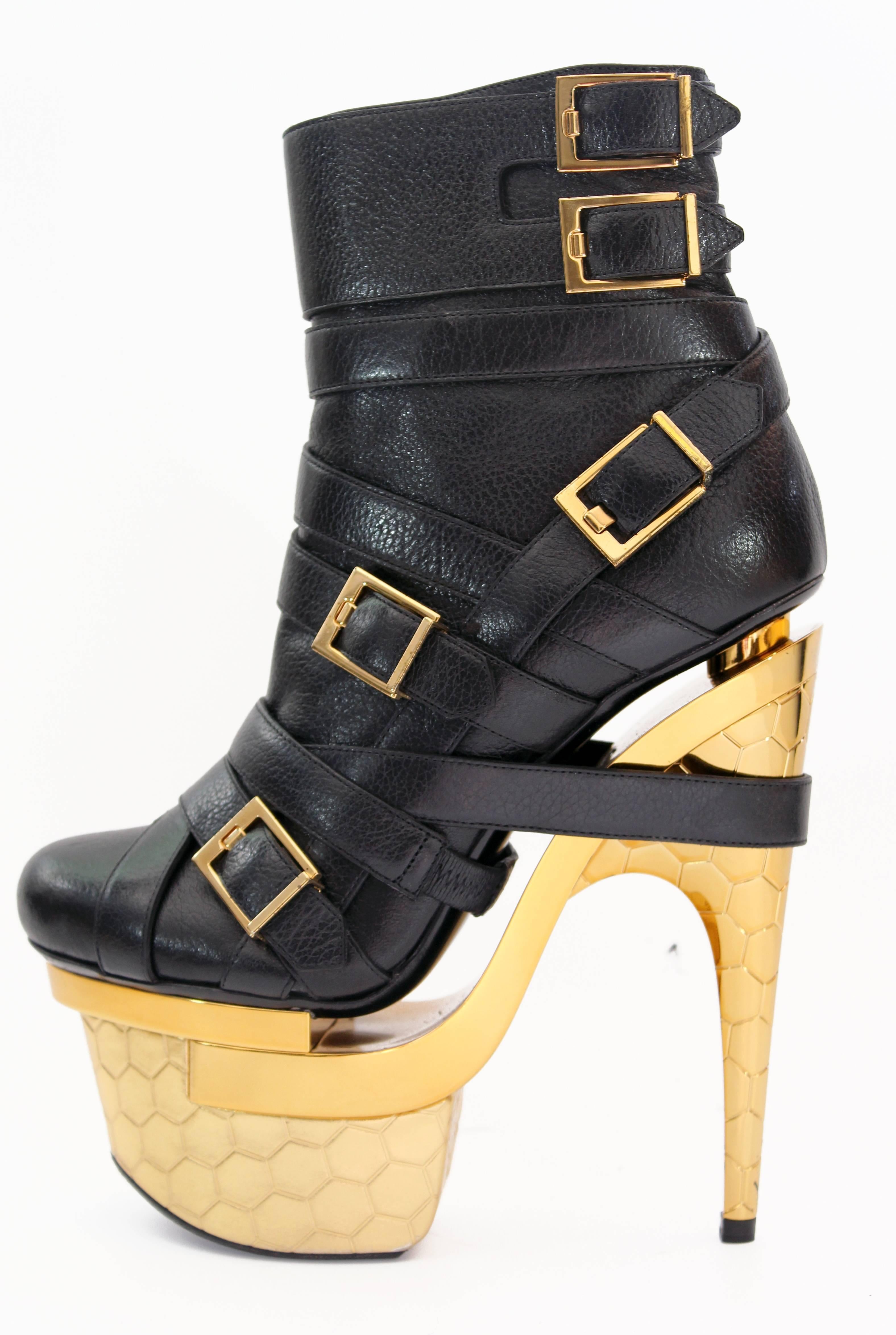 Nuevo VERSACE BONDAGE TRIPLE PLATAFORMA BLACK LEATHER ANKLE BOOTS Sz 36, 37.5 en Nuevo estado para la venta en Montgomery, TX
