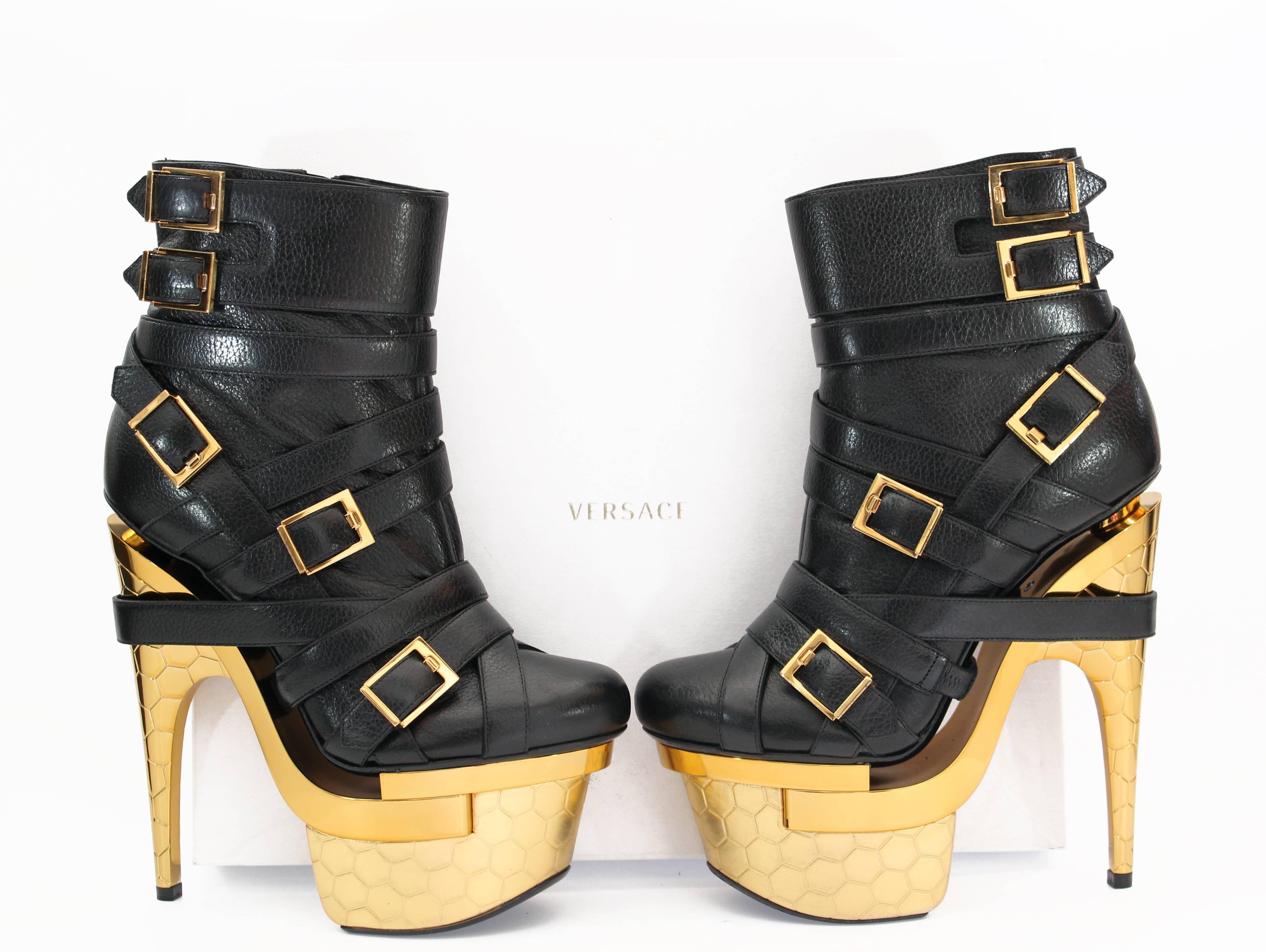 New VERSACE BONDAGE TRIPLE PLATFORM BLACK LEATHER ANKLE BOOTS Sz 36, 37.5 In New Condition For Sale In Montgomery, TX