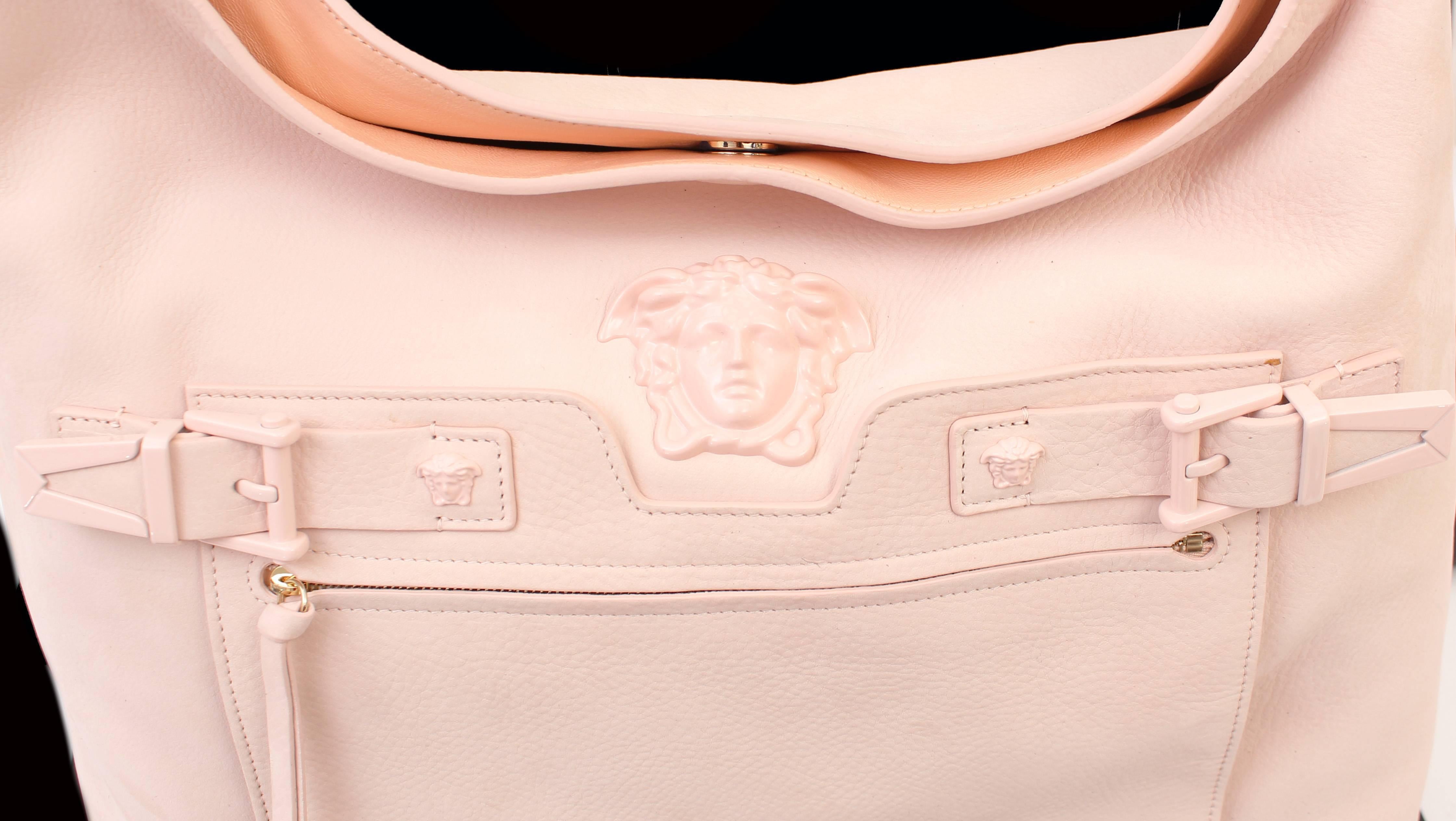 Women's New VERSACE PALAZZO OVERSIZED SHOULDER BAG IN POWDER PINK DEER LEATHER For Sale