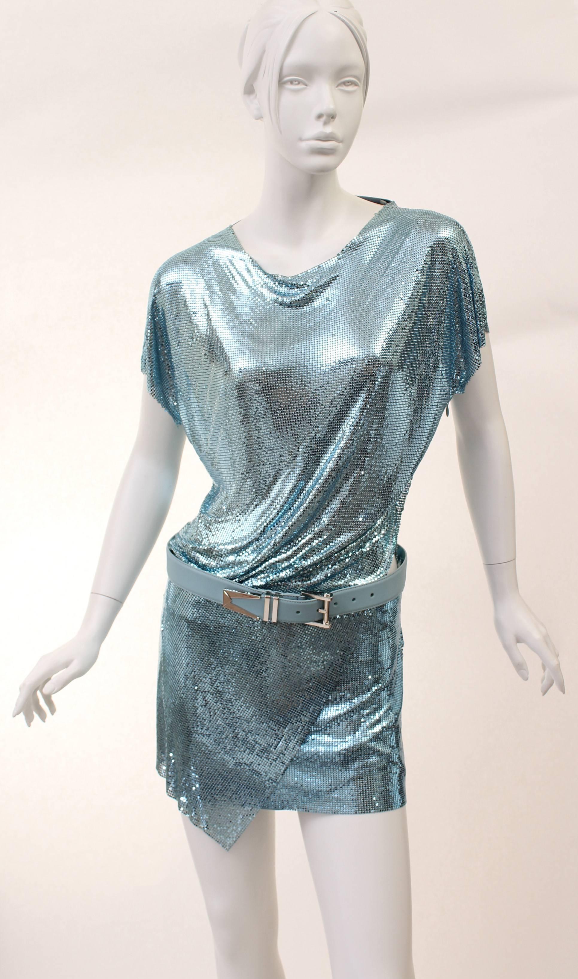  Versace 

Metal mesh mini dress in blue.

Comes with blue leather belt.

Made in Italy

IT Size: 38 - US 4

Brand New, with tags

