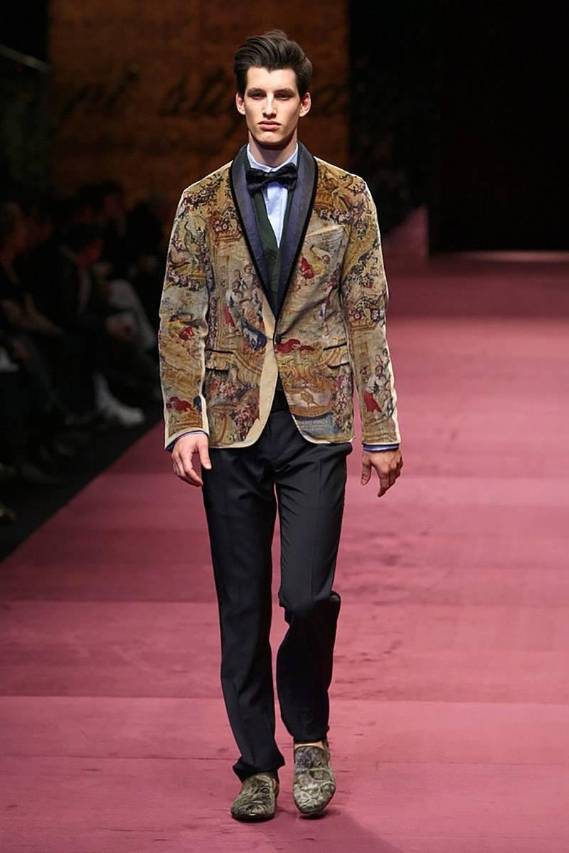 DOLCE & GABBANA PRINTED VELVET BLAZER


D&G Collection

MOST WANTED VELVET BLAZER EVER CREATED! 


Unmistakably Dolce & Gabbana, this printed velvet jacket is a fabulous way to incorporate the label's inimitable richness into your look.


Italian