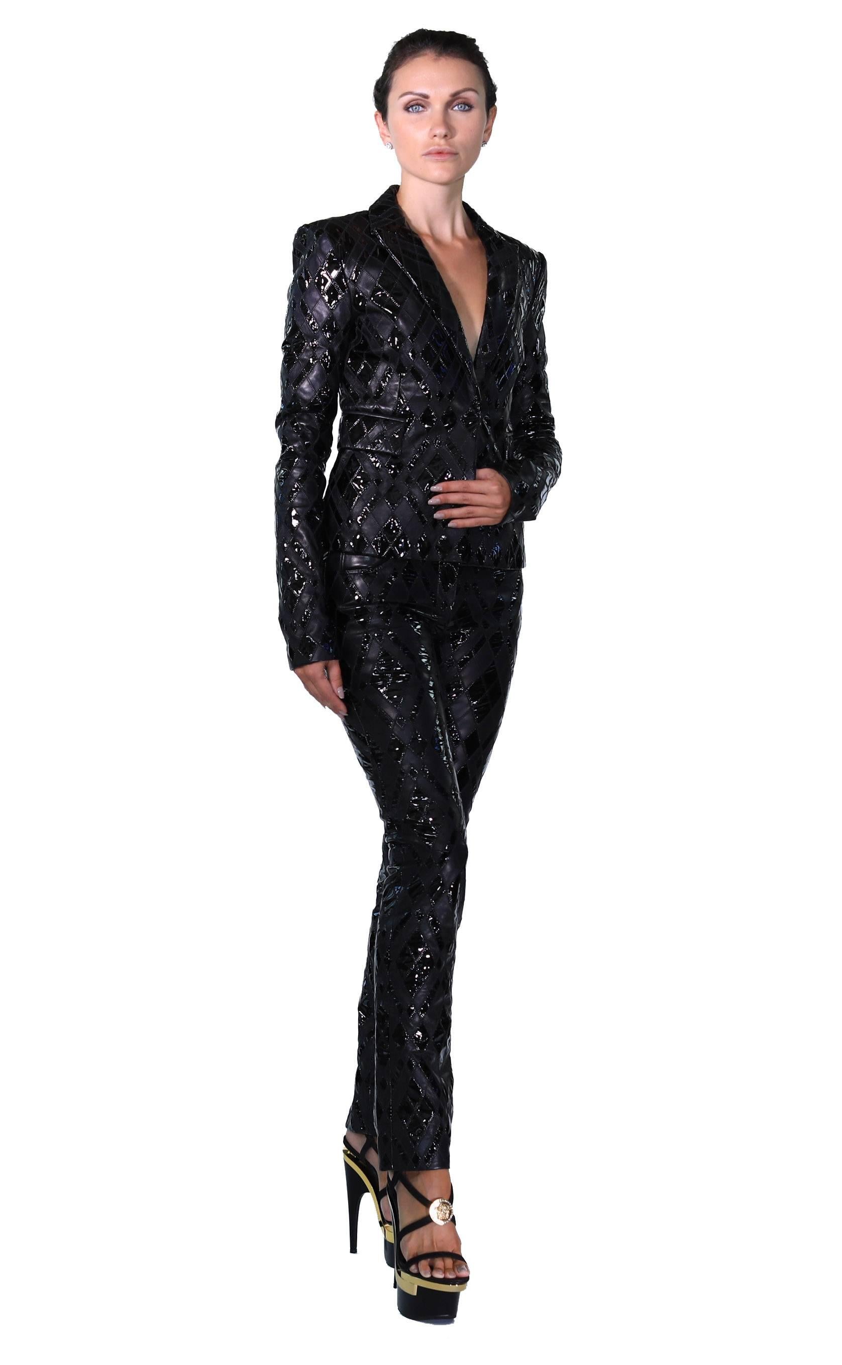 Tailleur pantalon en cuir noir patchwork Versace en vente 1