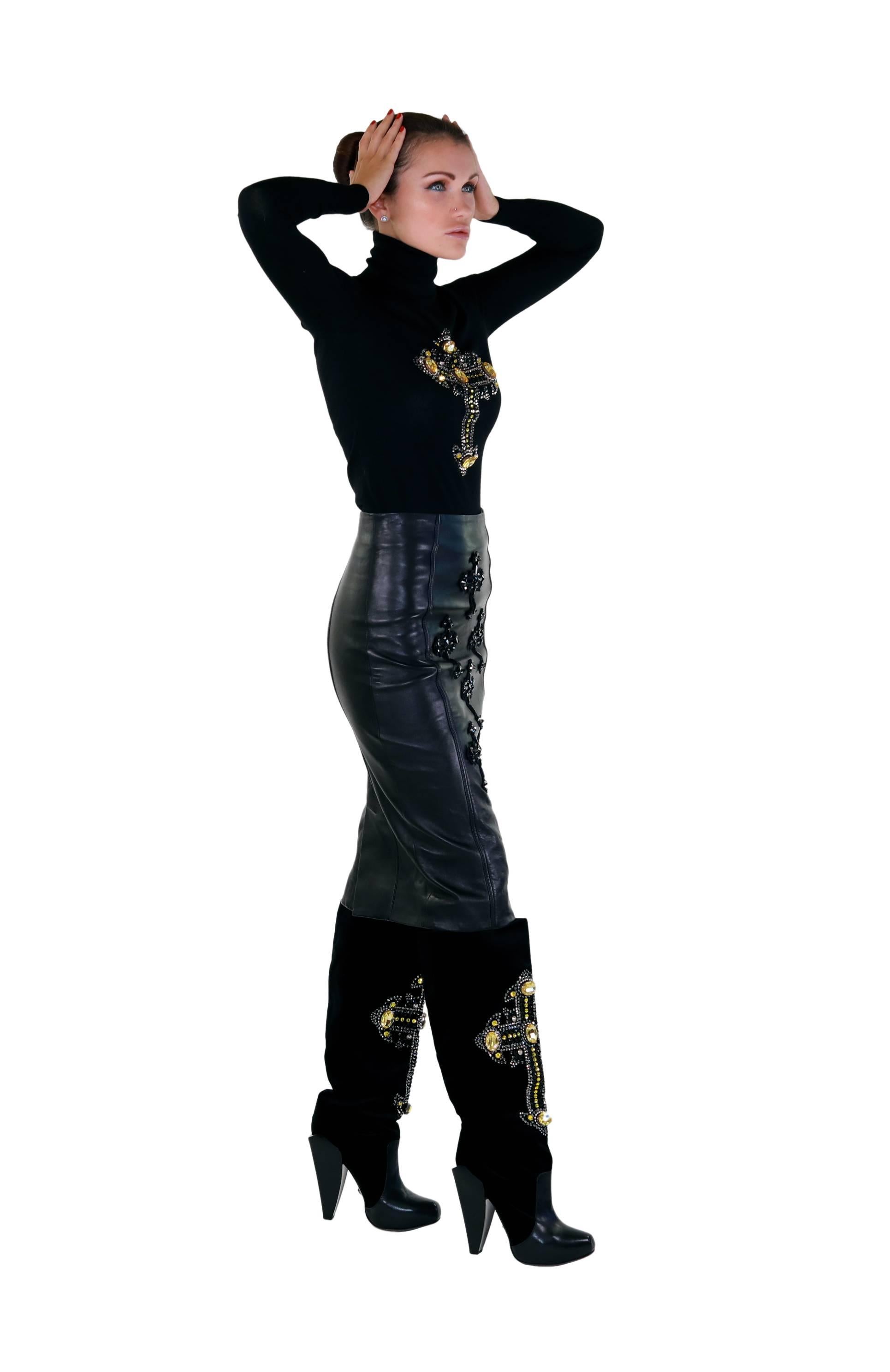 F/W12 LOOK#12 VERSACE GOTHIC CRYSTAL CROSS LEATHER SKIRT and WOOL TURTLENECK 2